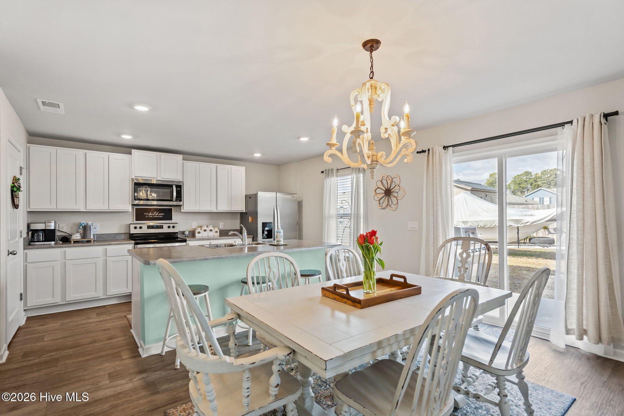 100554763 | Photo 15