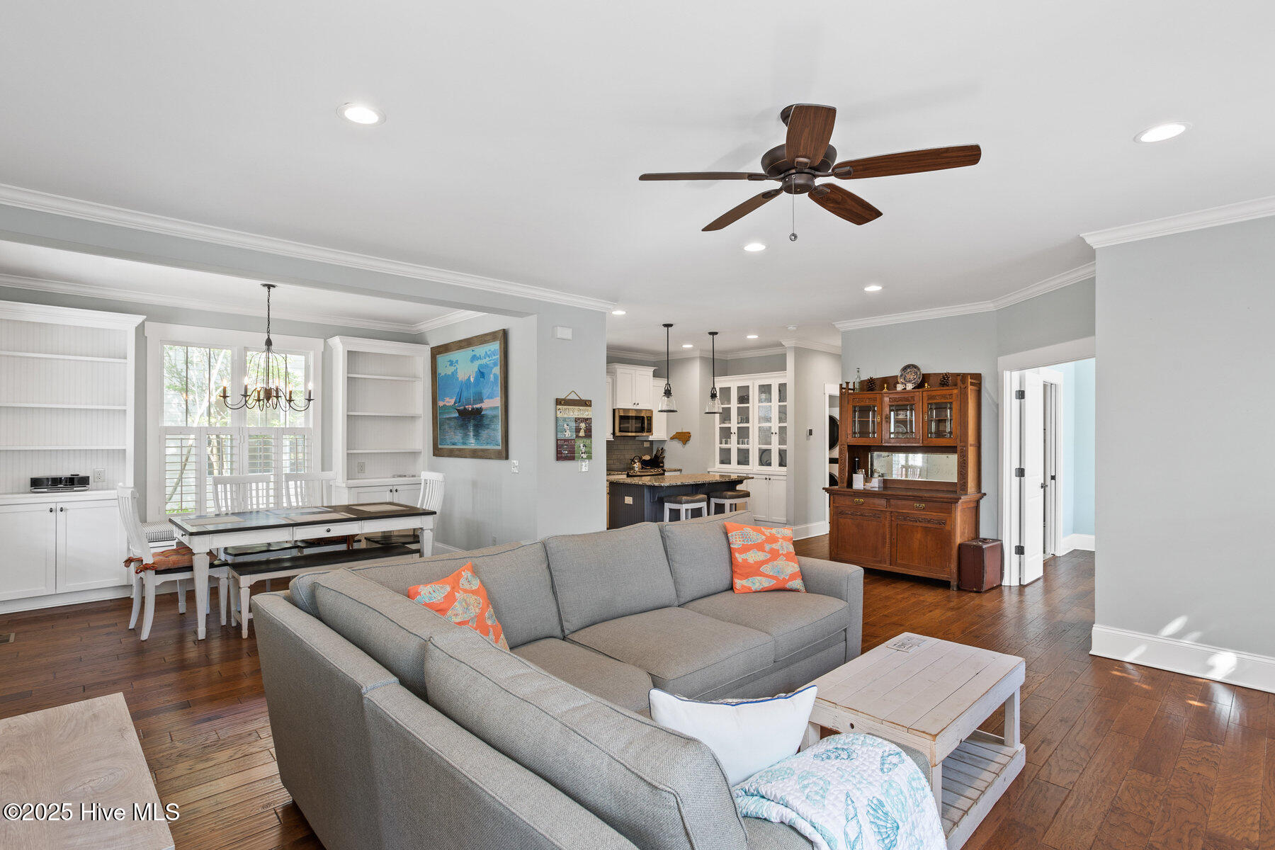 100503358 | Photo 10