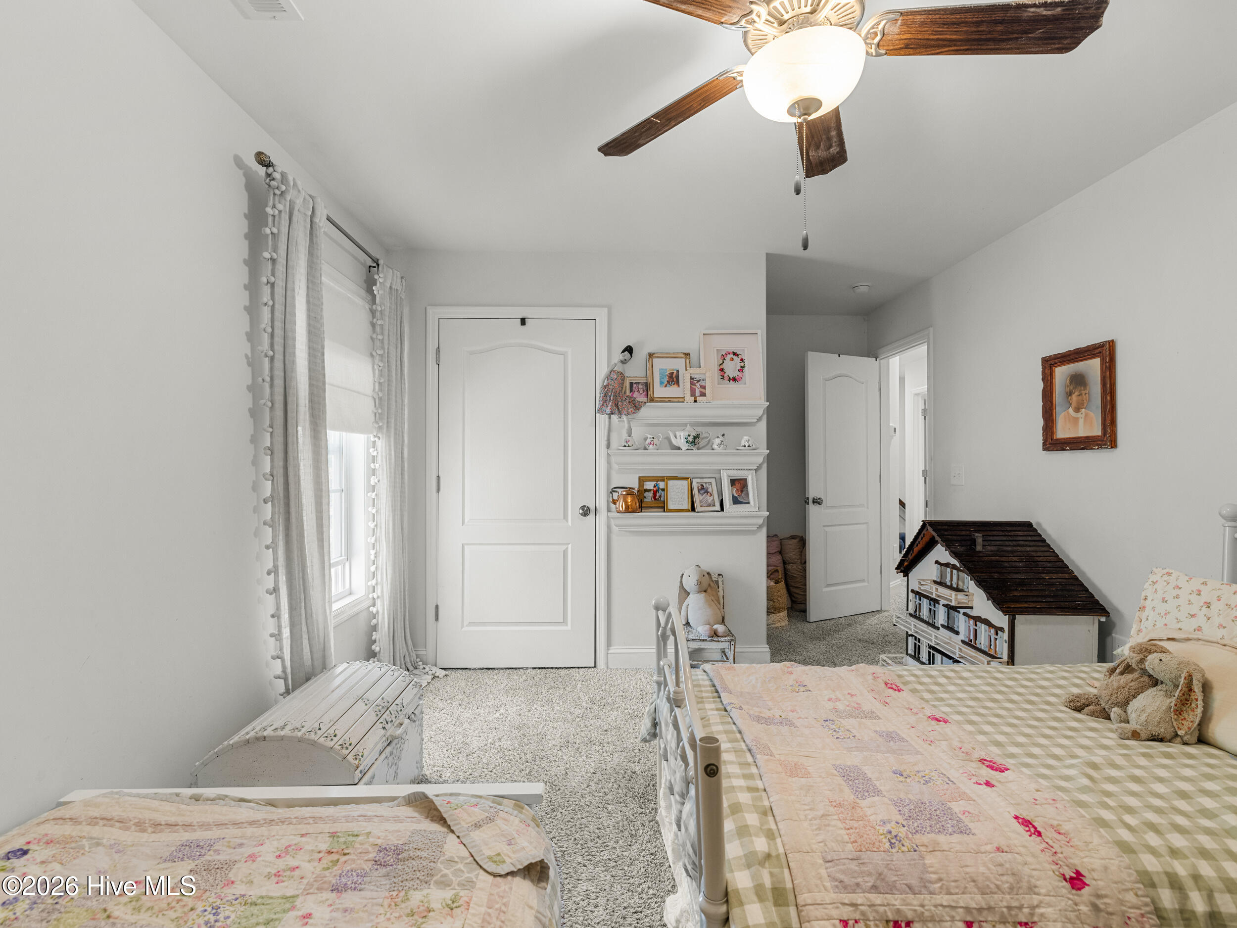 100558735 | Photo 49