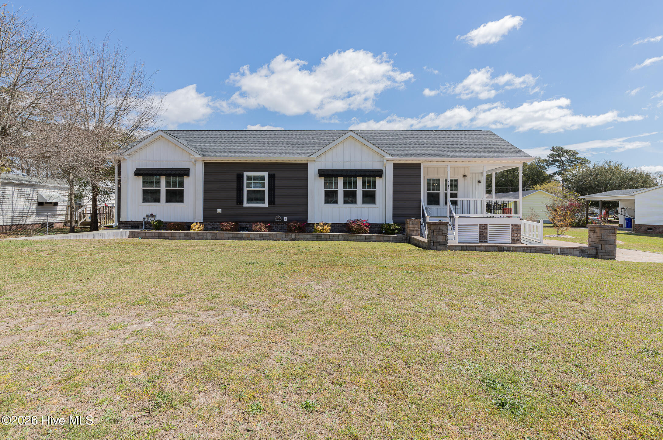 100563969 | Photo 73