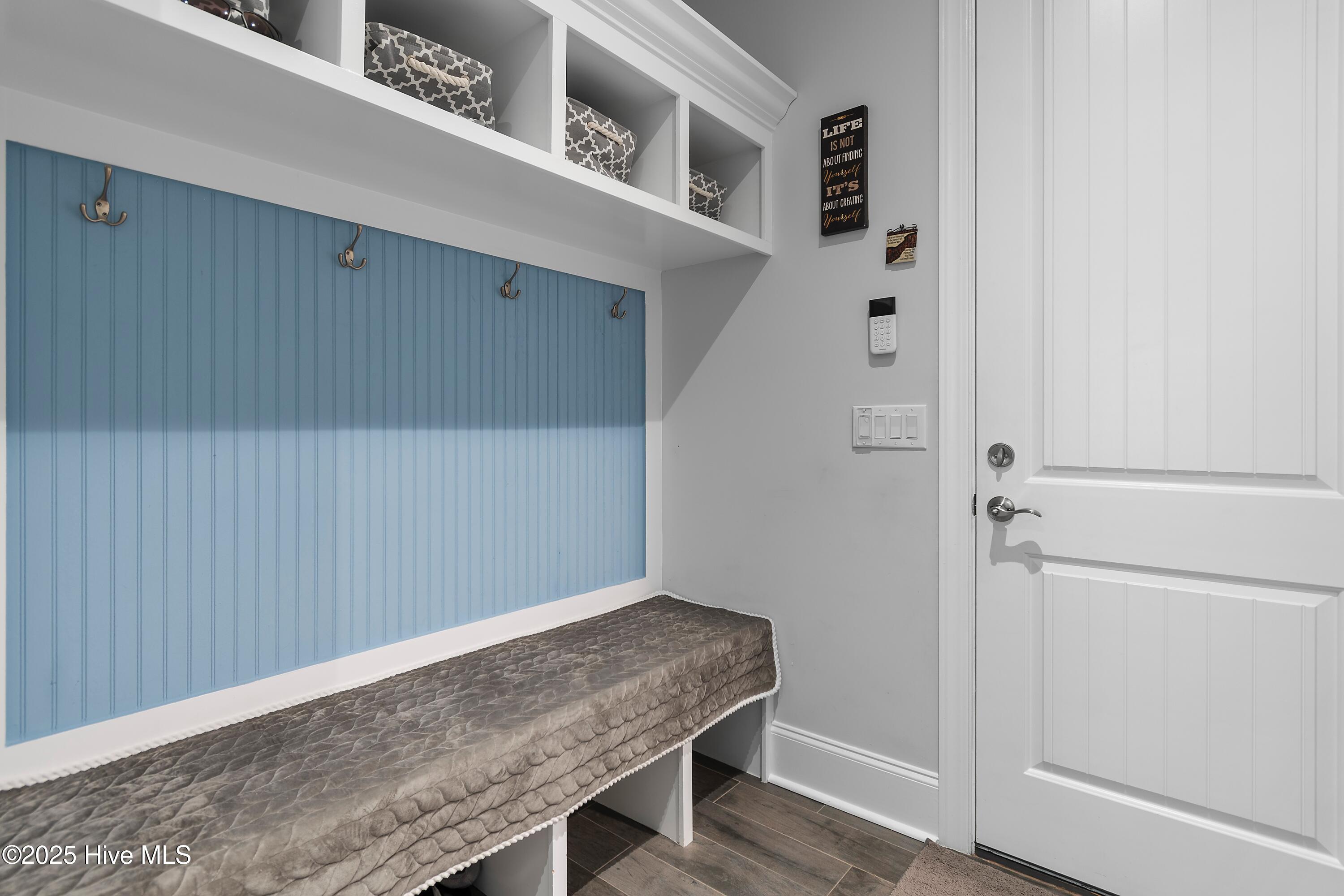 100518411 | Photo 39