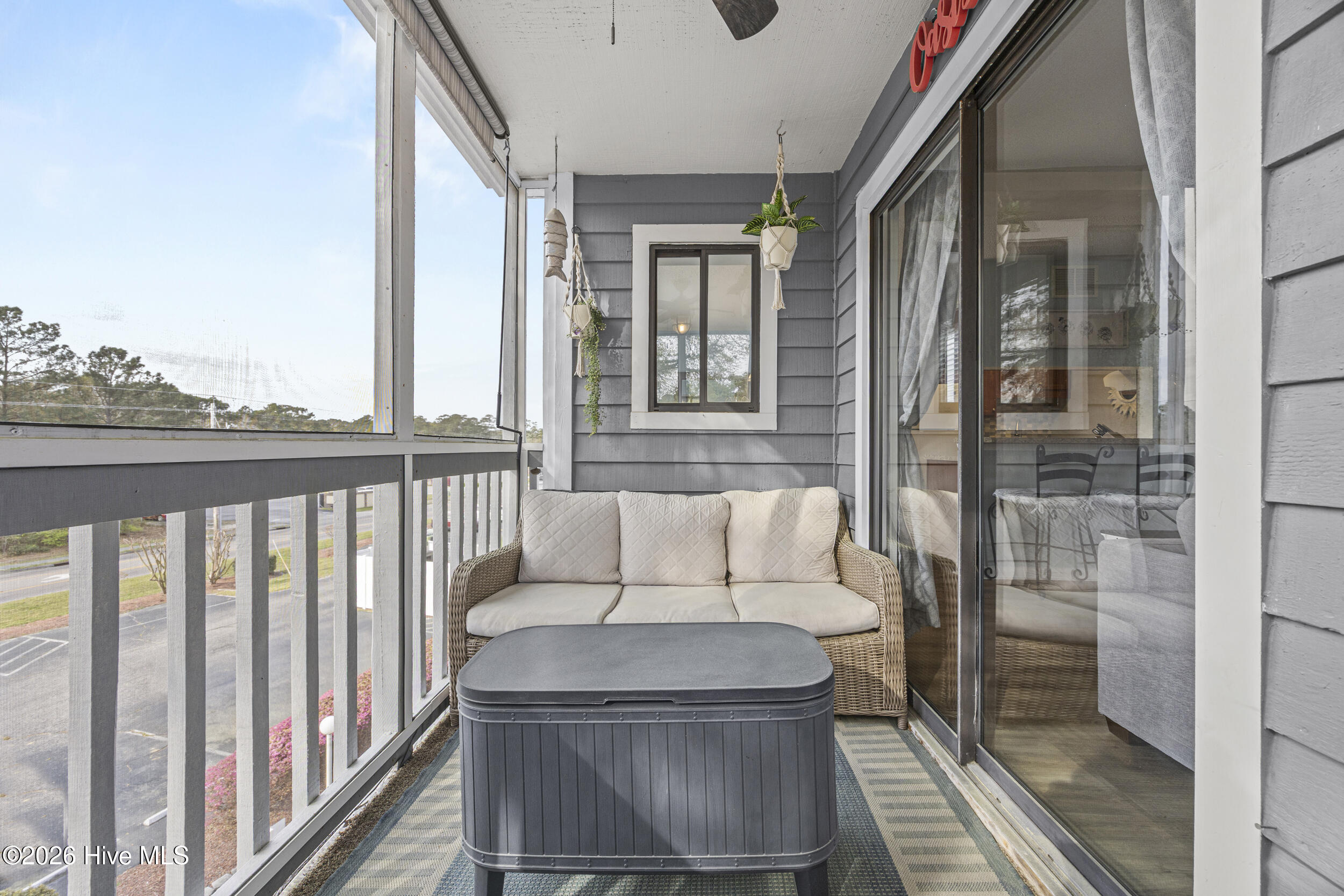 100562612 | Photo 28