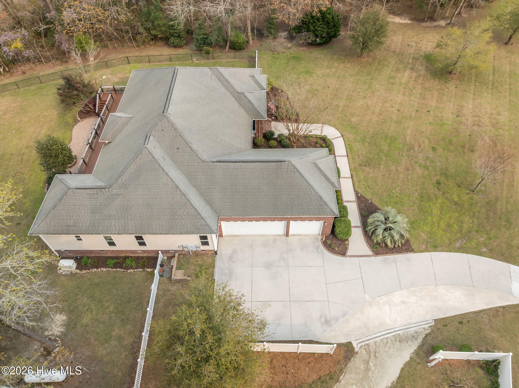 100562533 | Photo 60