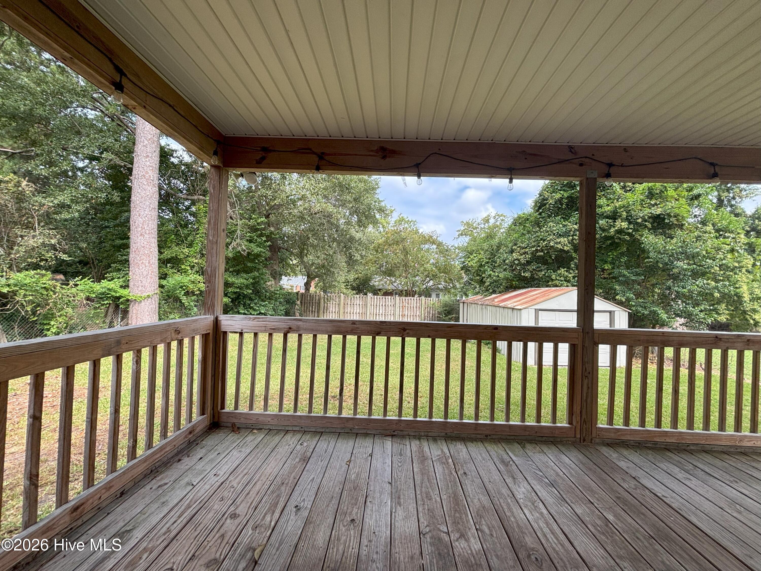 100562422 | Photo 14