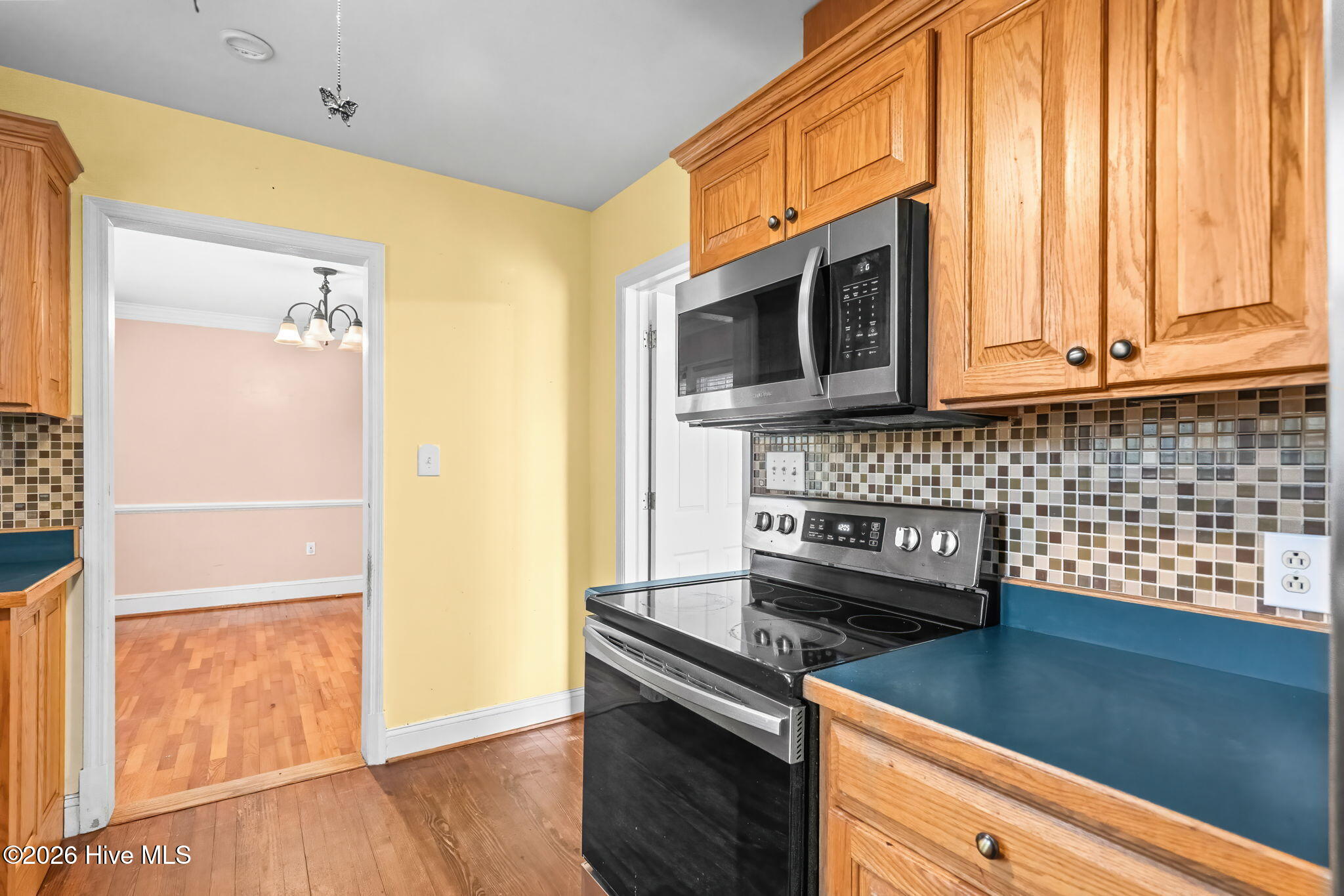 100549588 | Photo 21