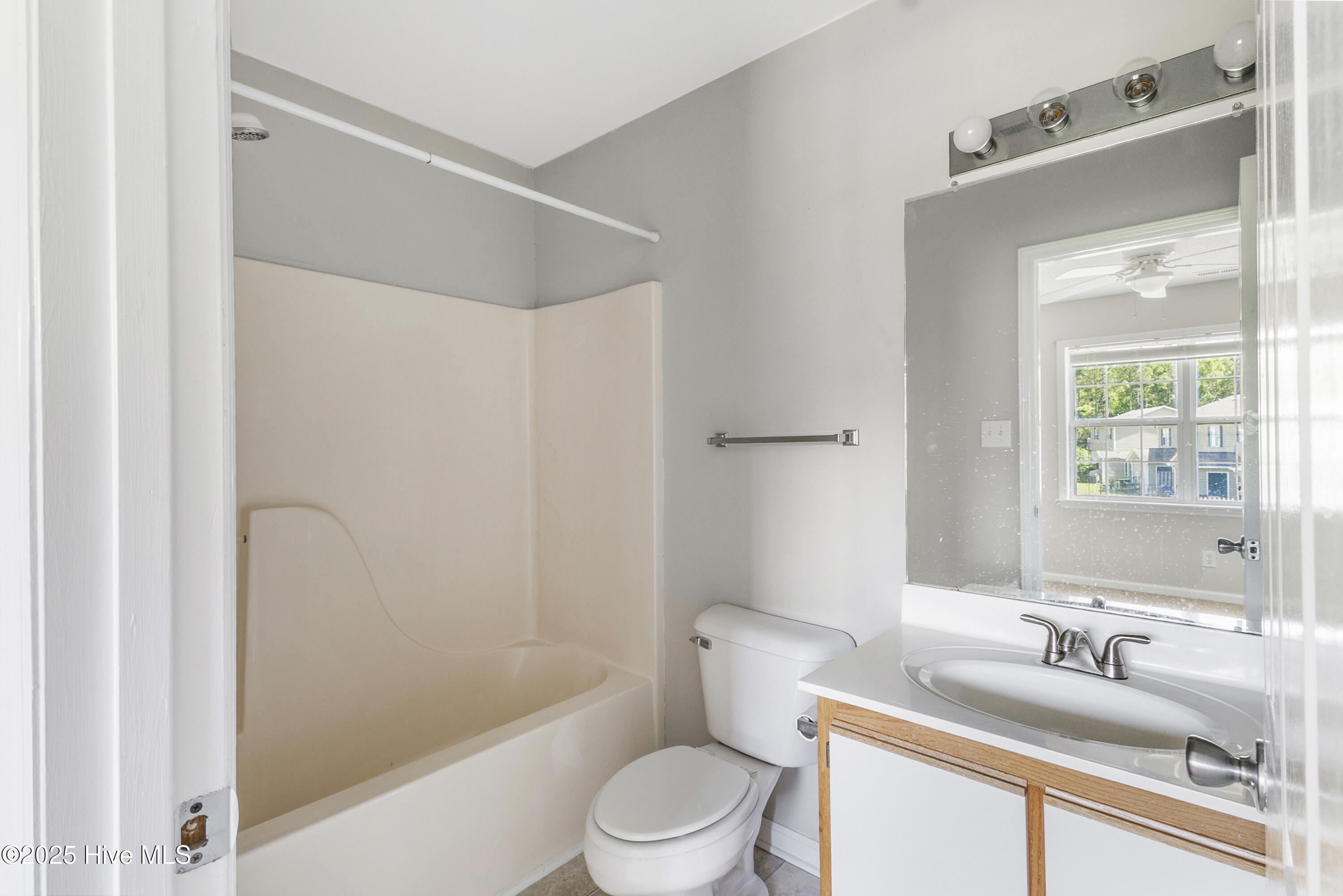 100529764 | Photo 17