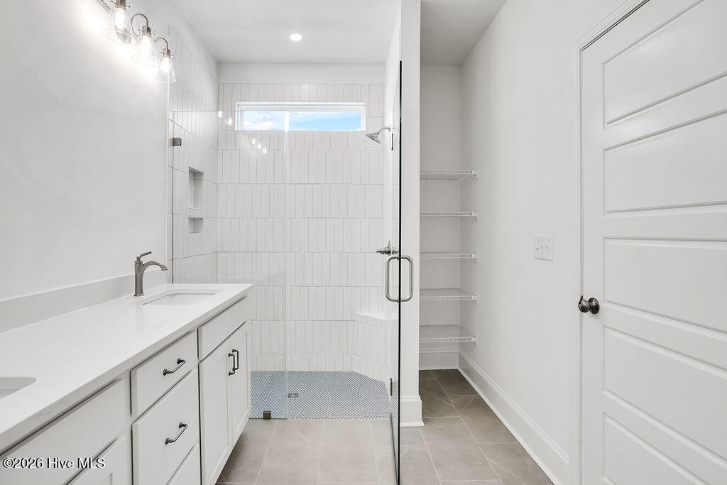 100545811 | Photo 12