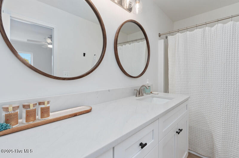 100540120 | Photo 14