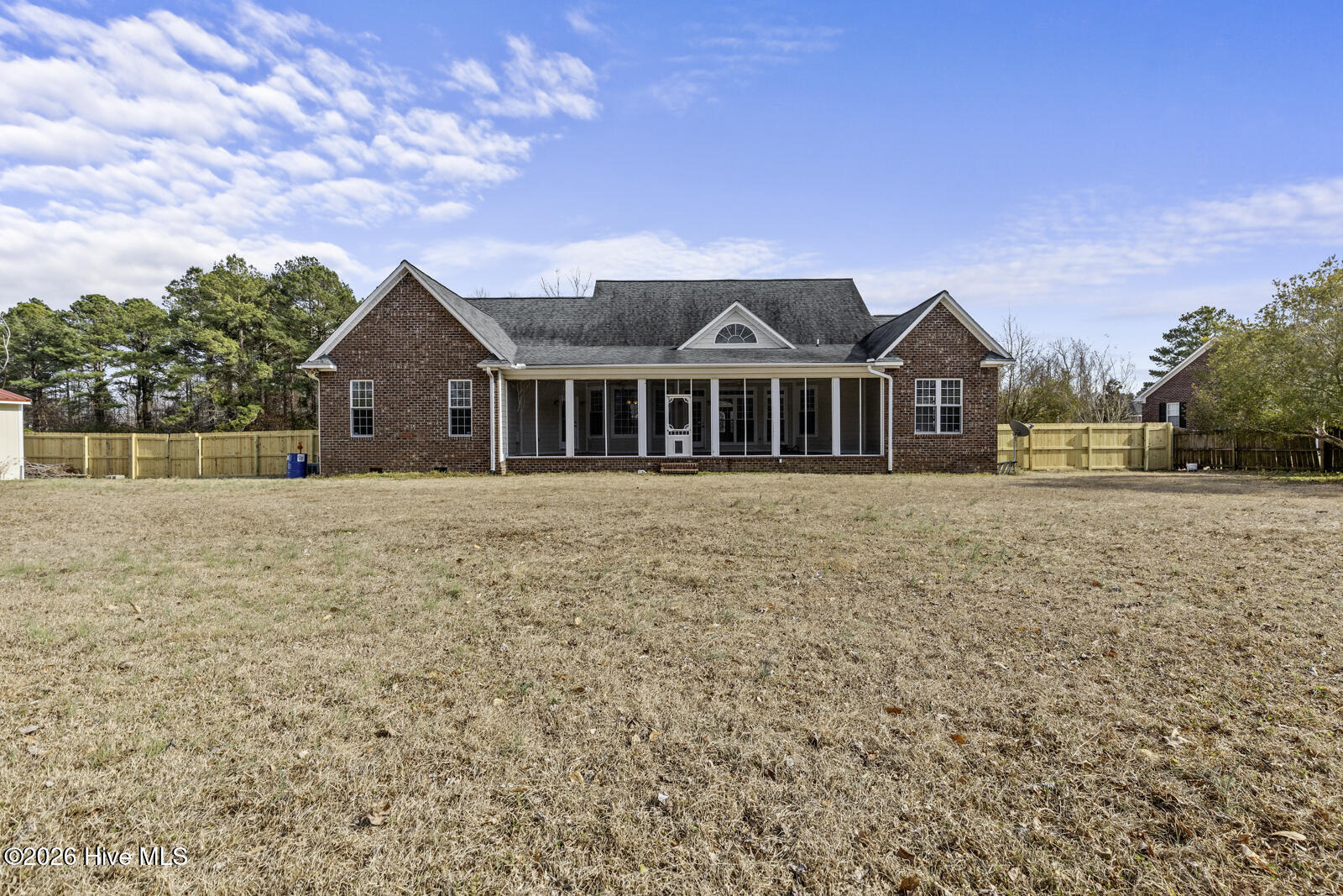 100545911 | Photo 48