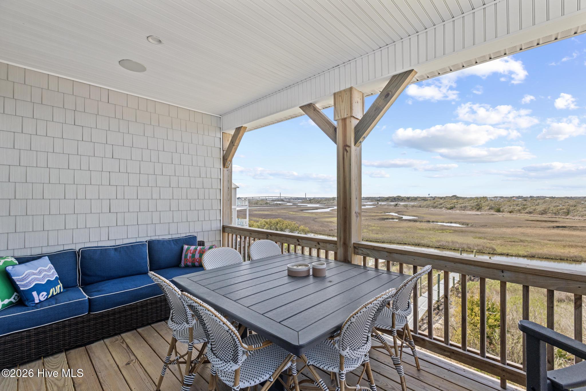 100562400 | Photo 22