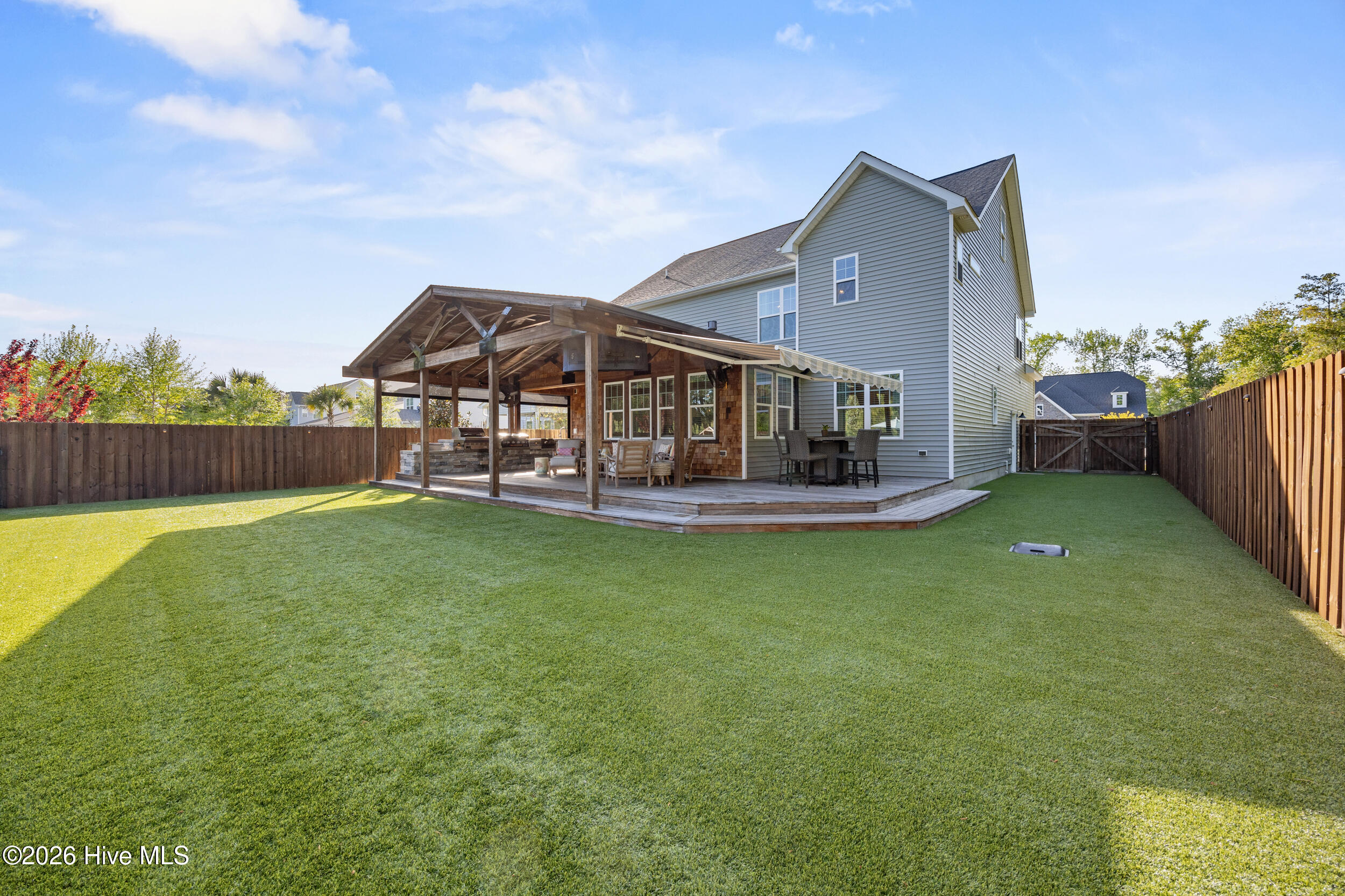 100566940 | Photo 66