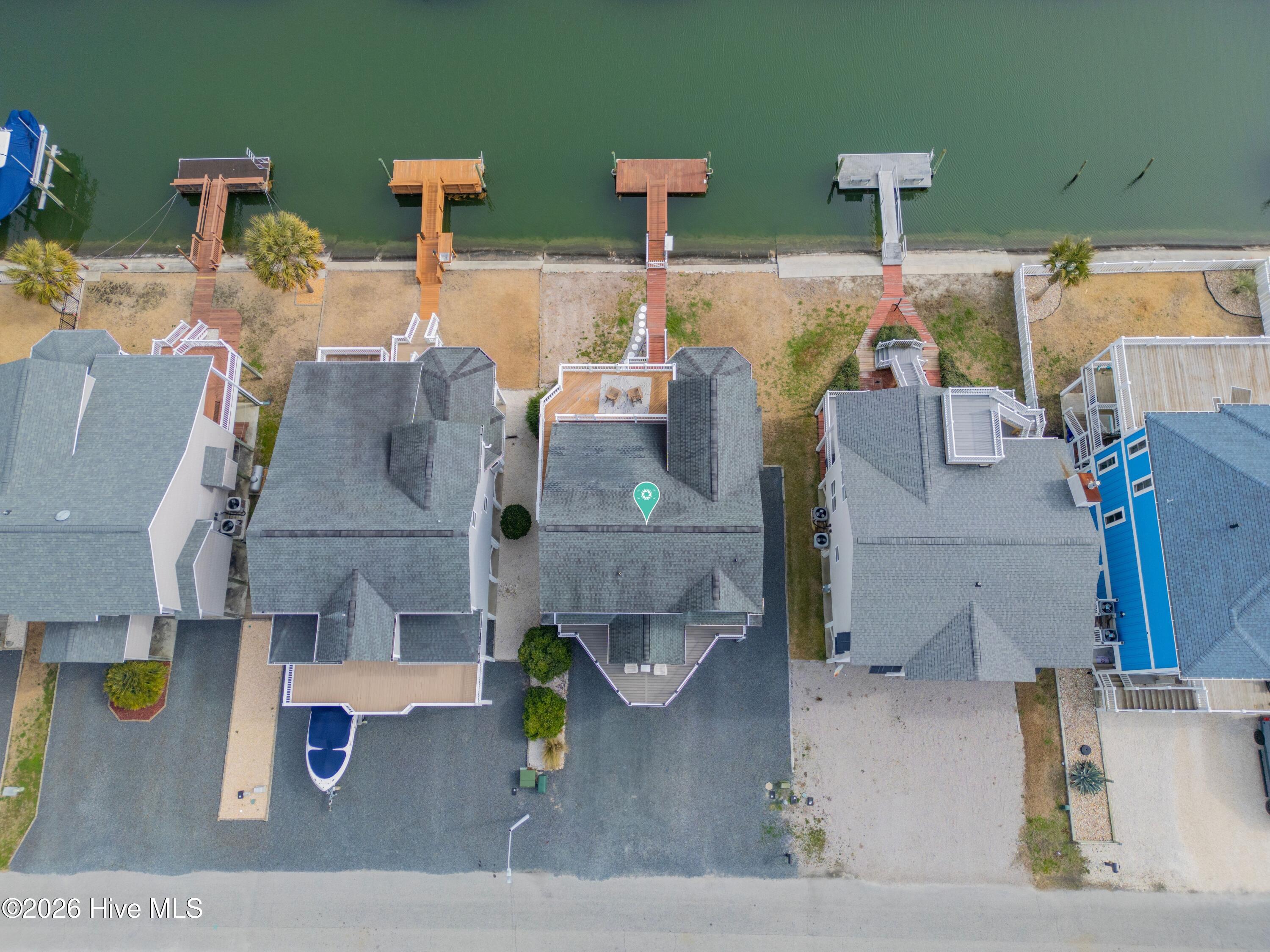 100556301 | Photo 36