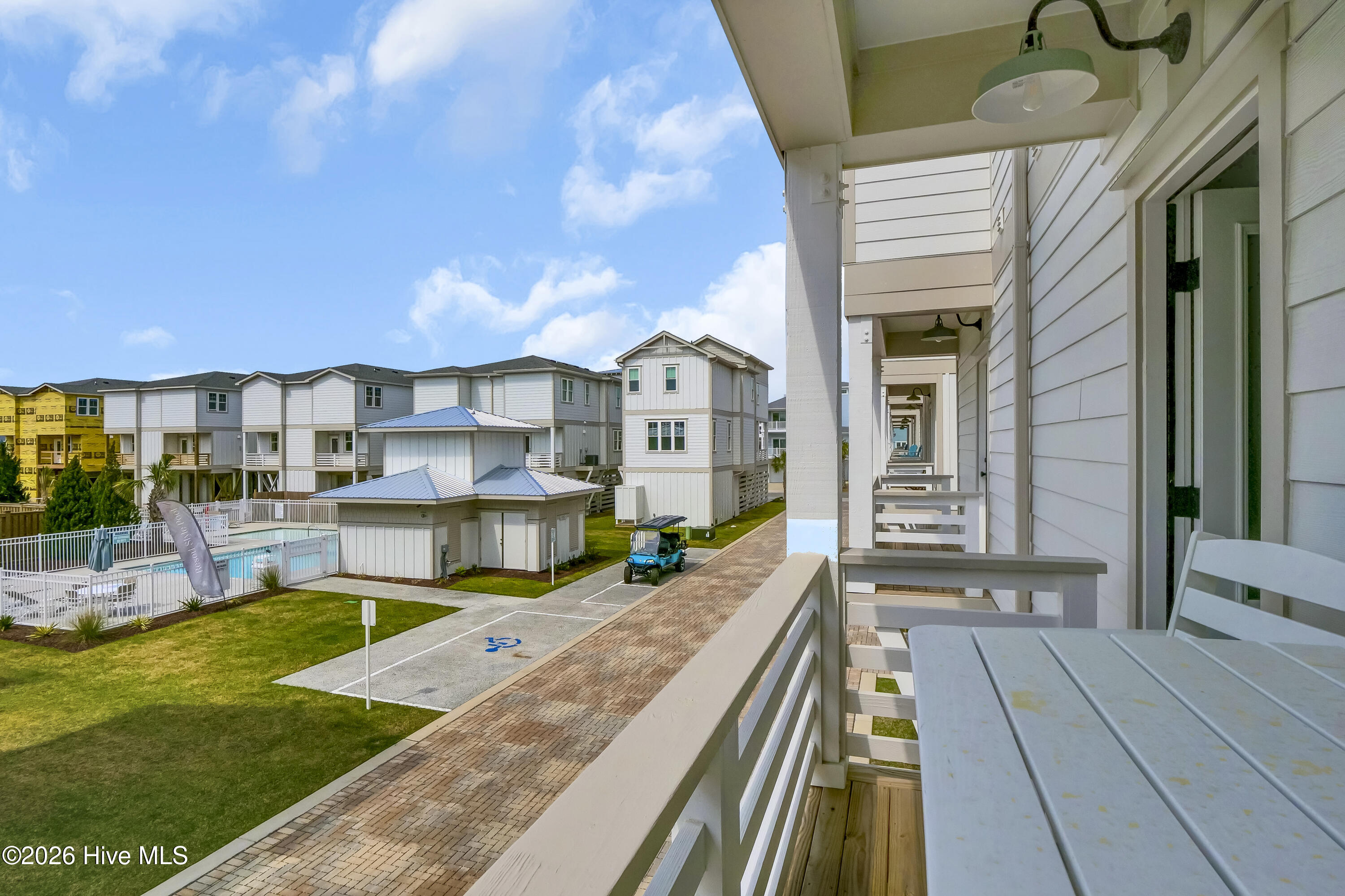 100567892 | Photo 21