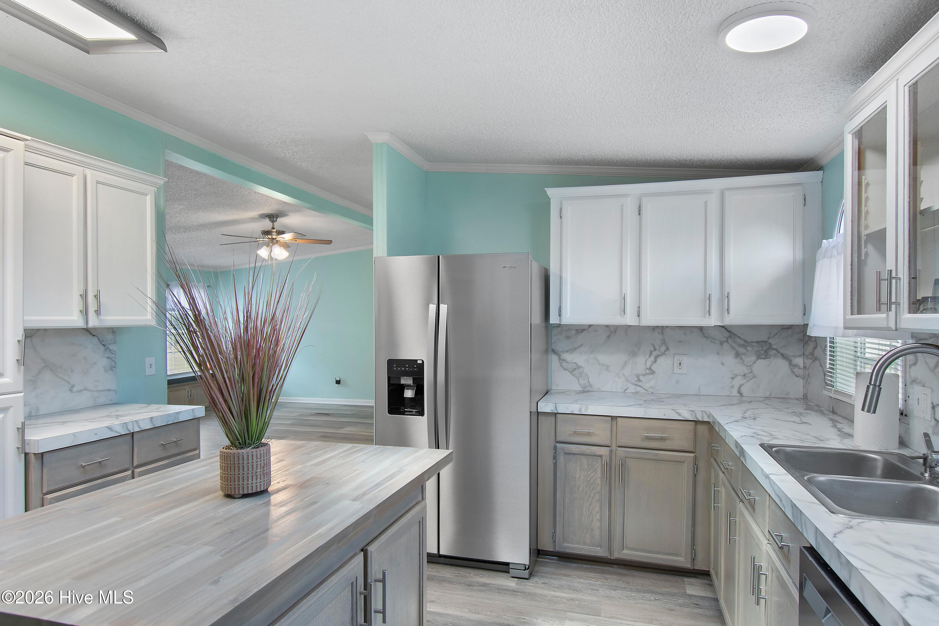 100566223 | Photo 20