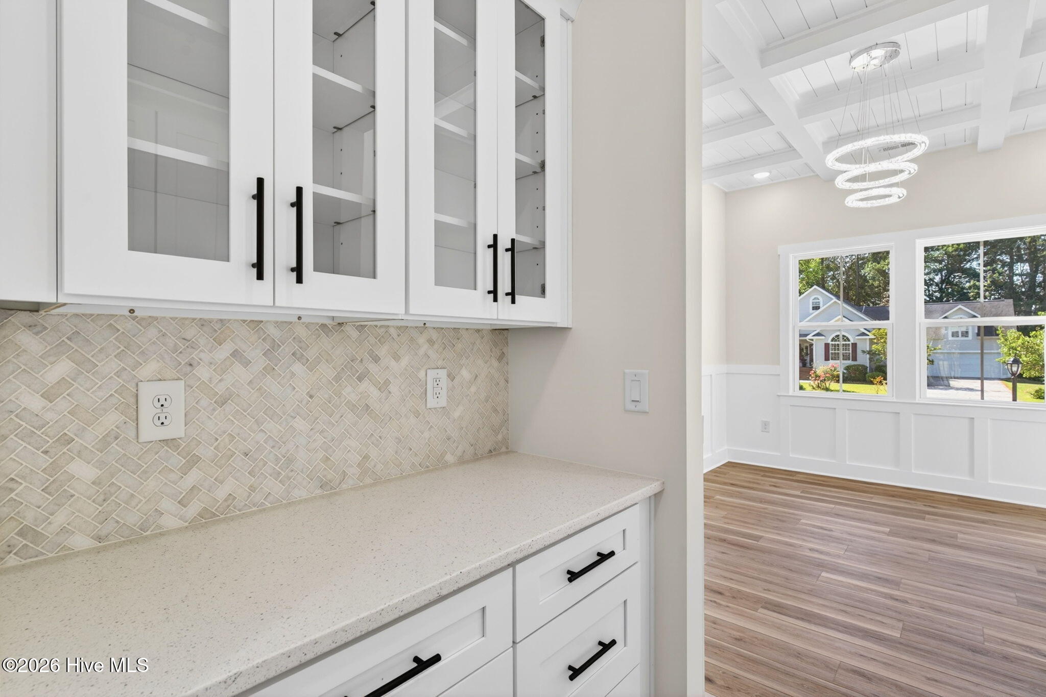 100568512 | Photo 24