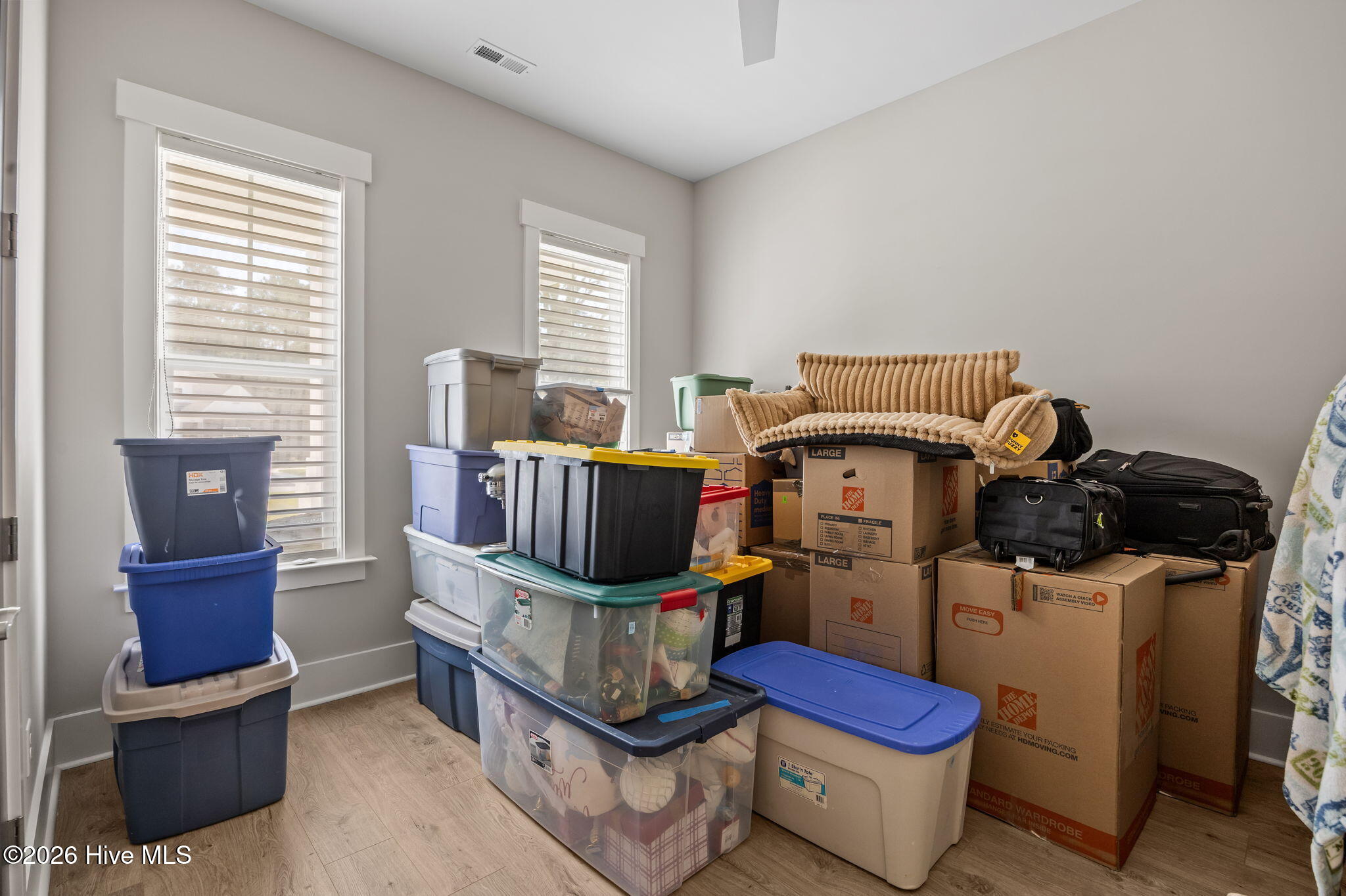 100563731 | Photo 40