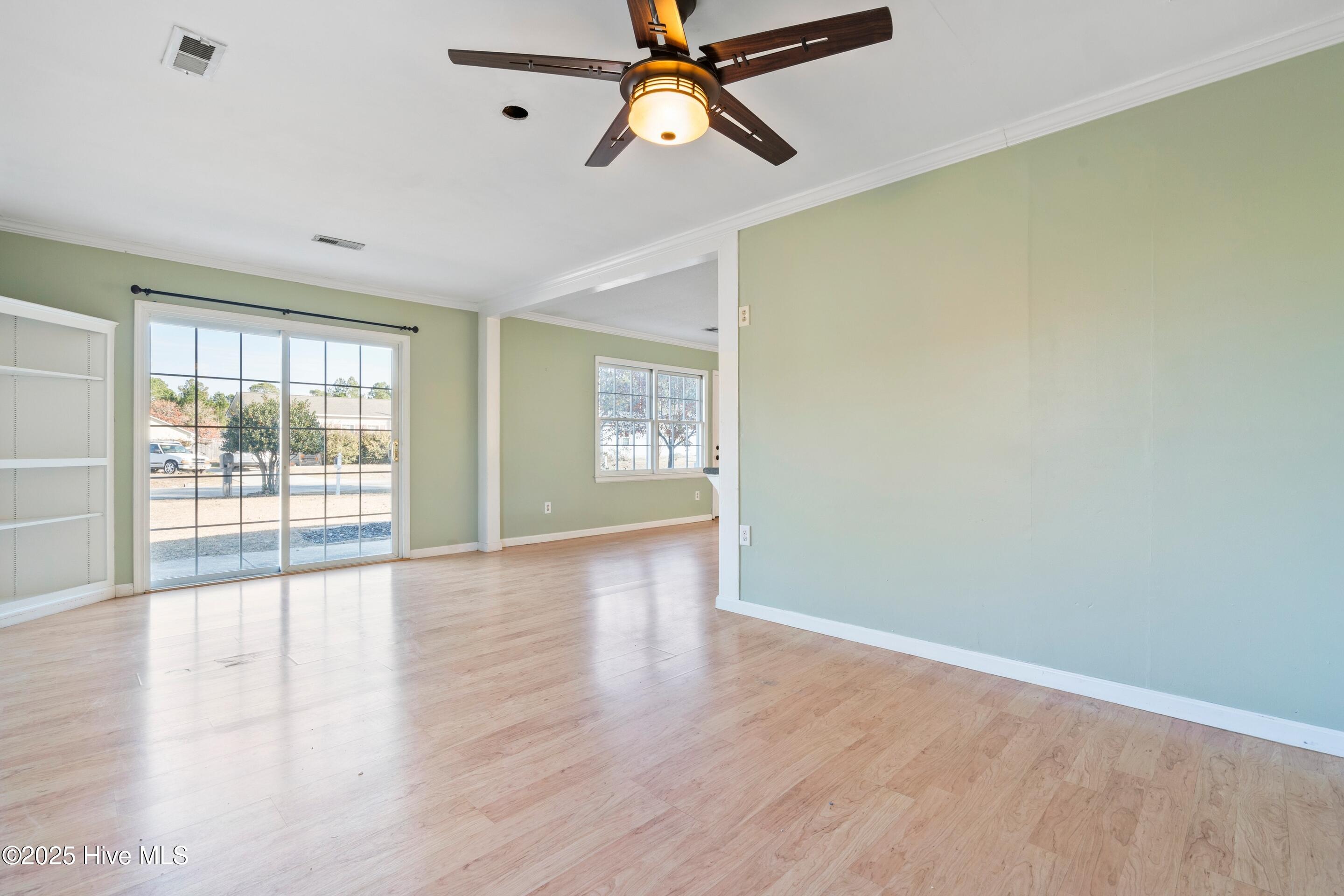 100546028 | Photo 11