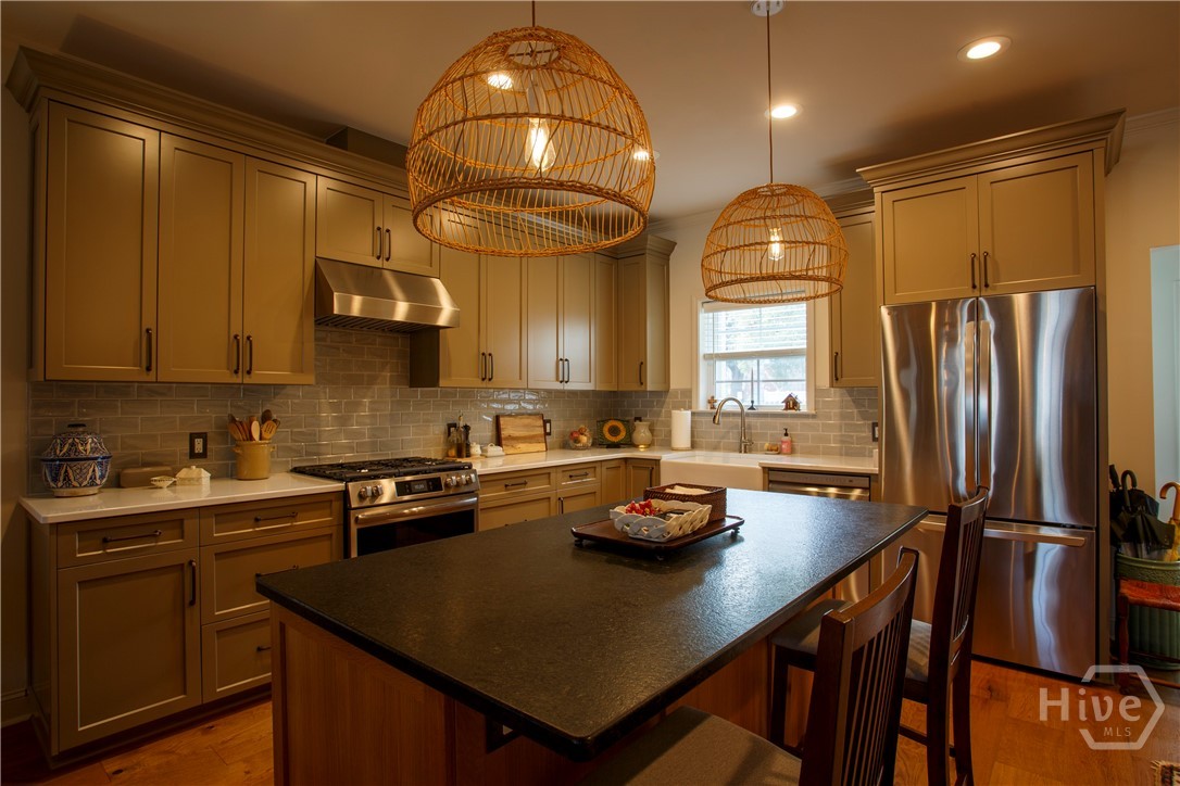 919 E Waldburg Street, Savannah, GA 31401 Listing Photo  9