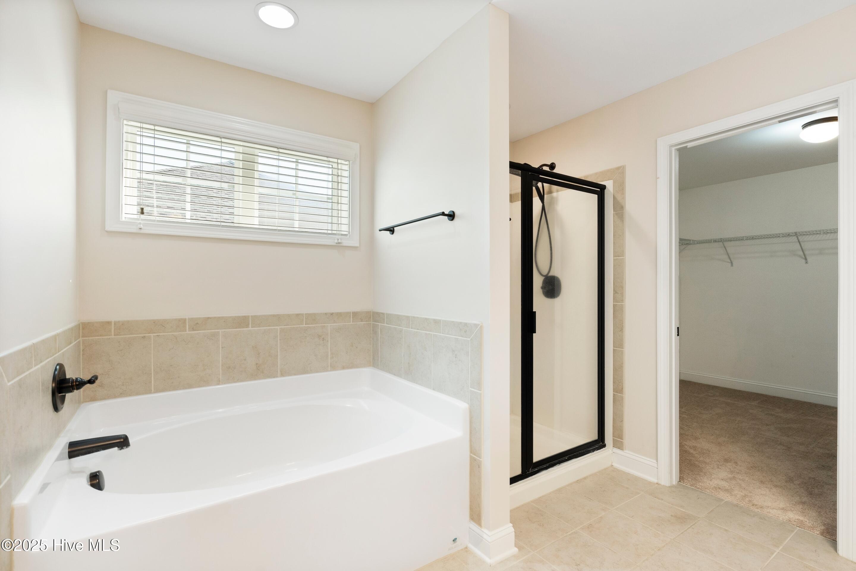 100506329 | Photo 29