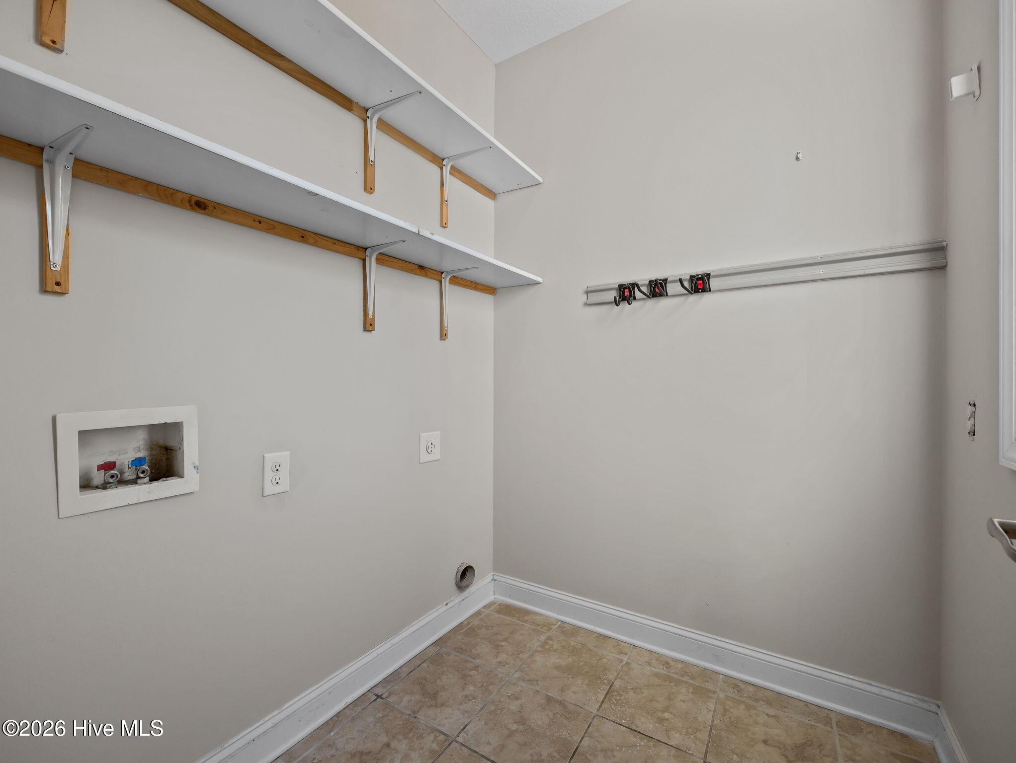 100568078 | Photo 37