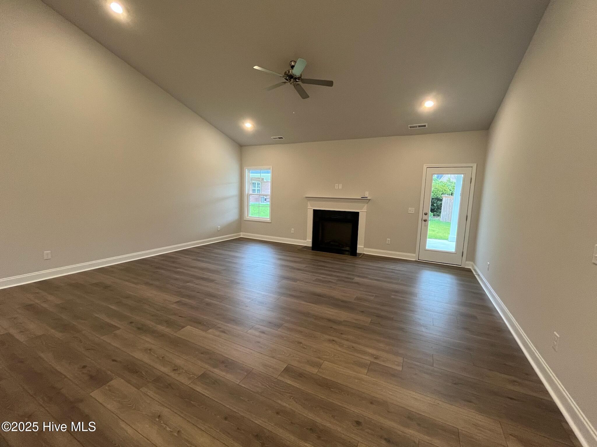 100456477 | Photo 19