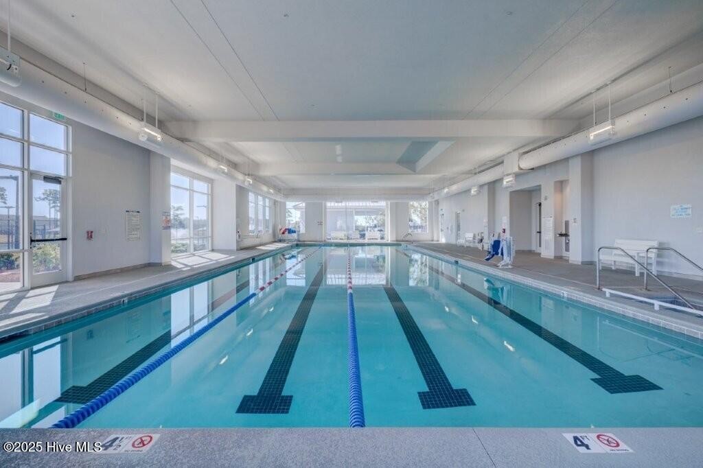 100529096 | Photo 63