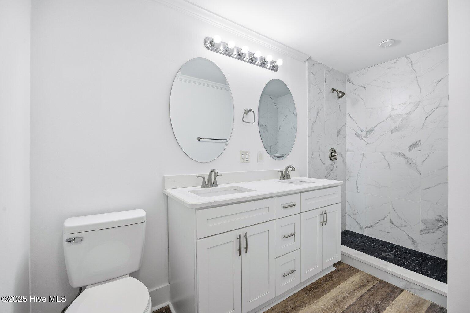 100543784 | Photo 30