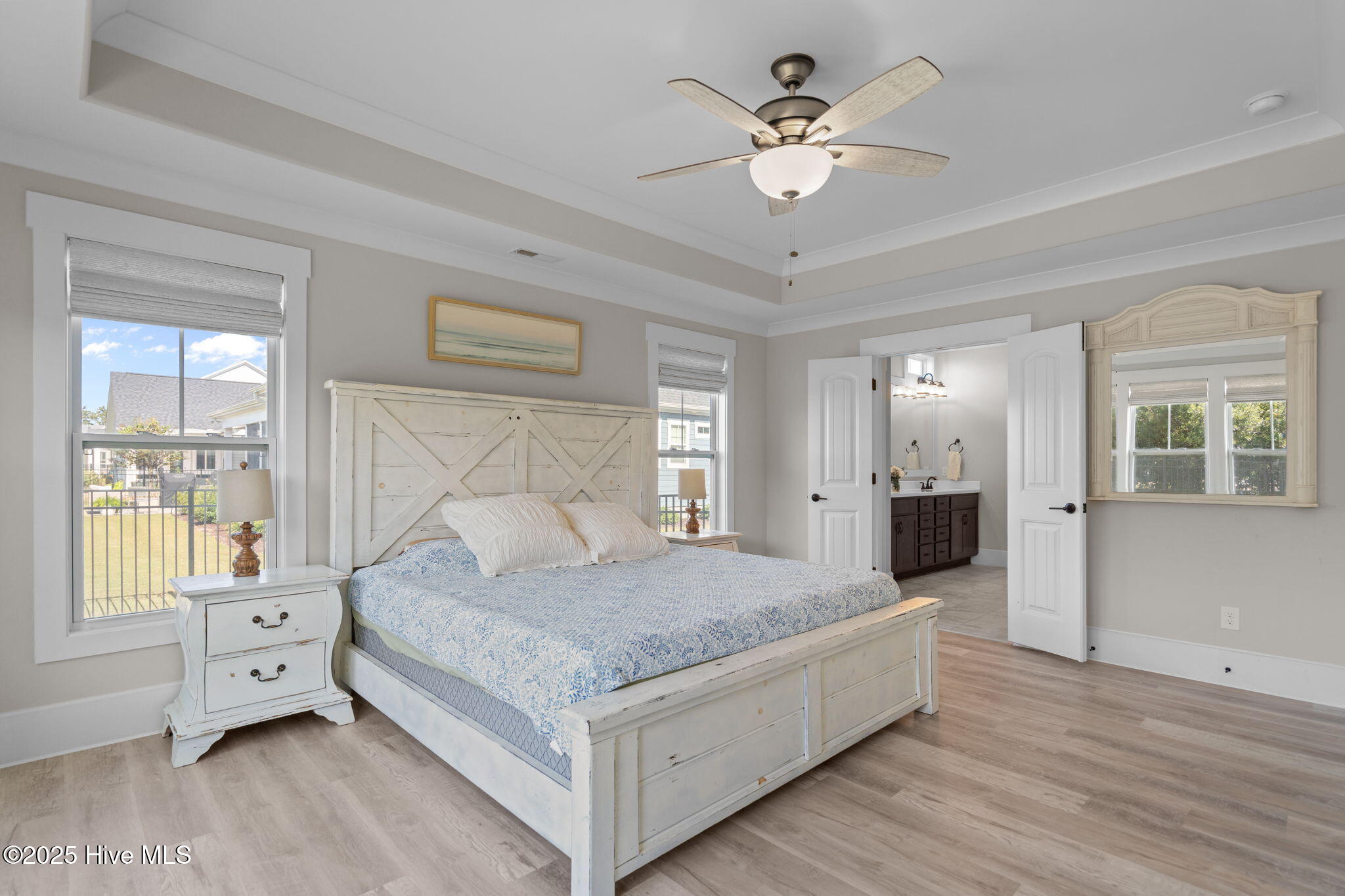 100536162 | Photo 25