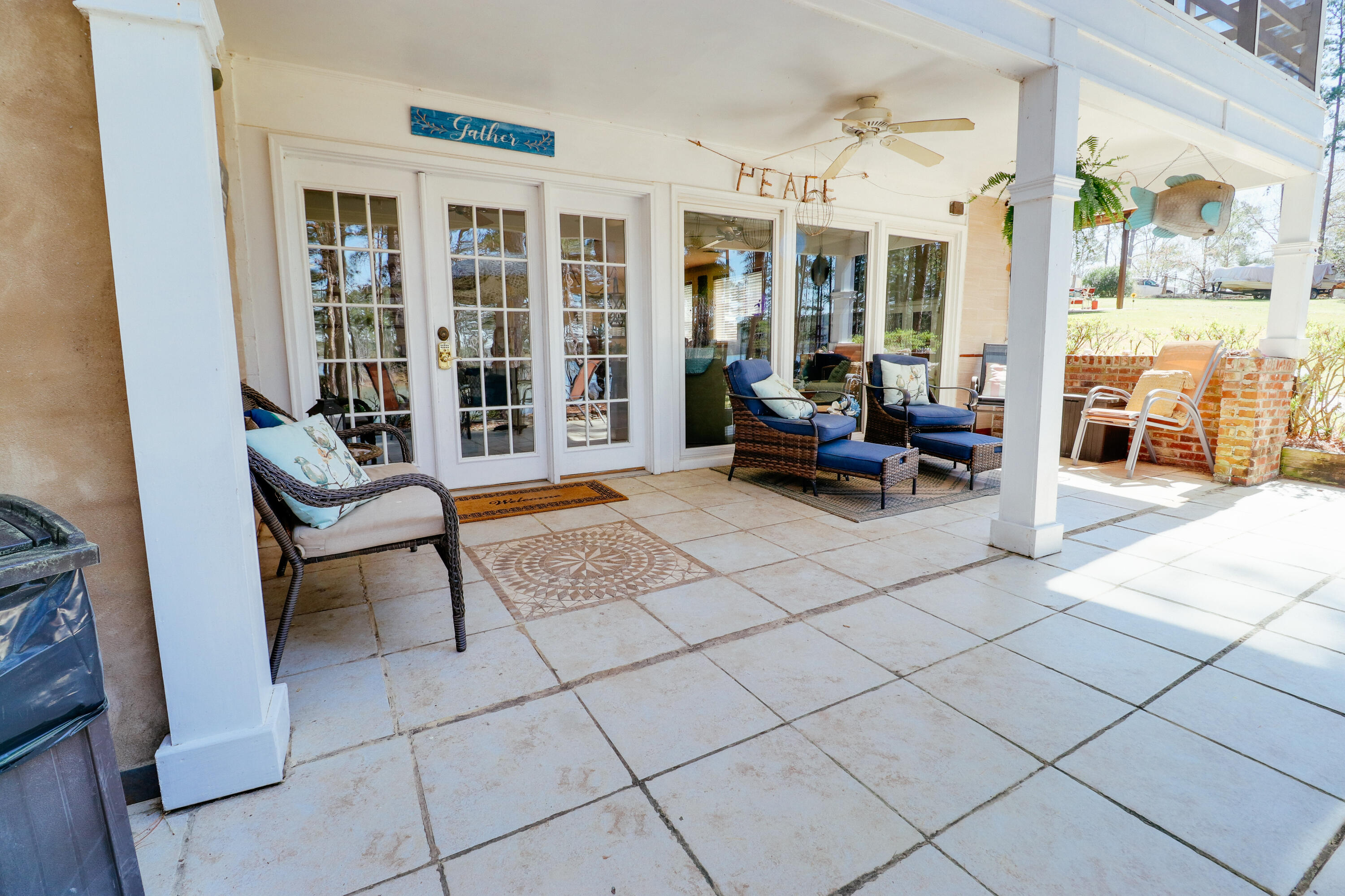 1061 Delaware Dr-52