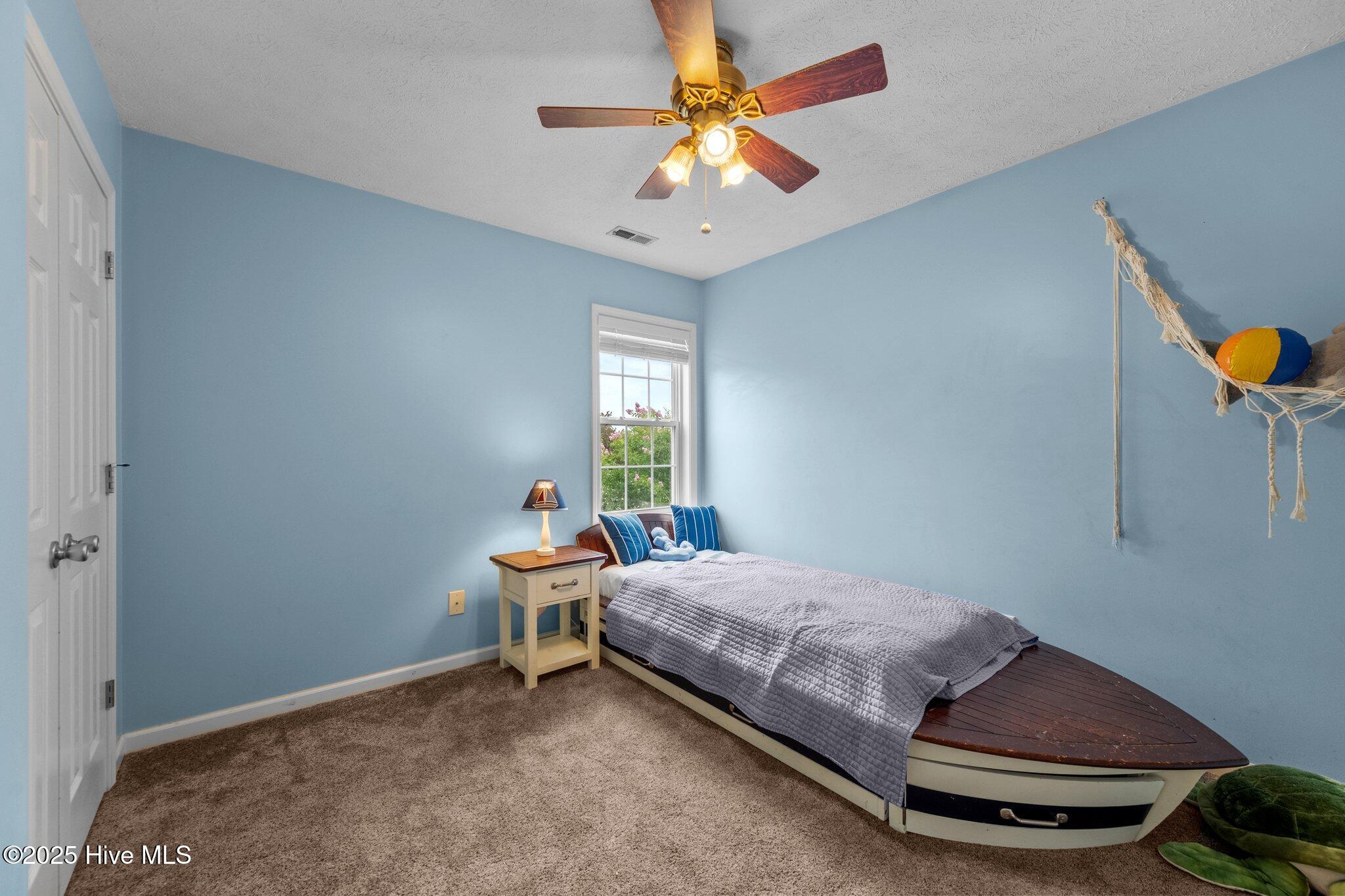 100548060 | Photo 32