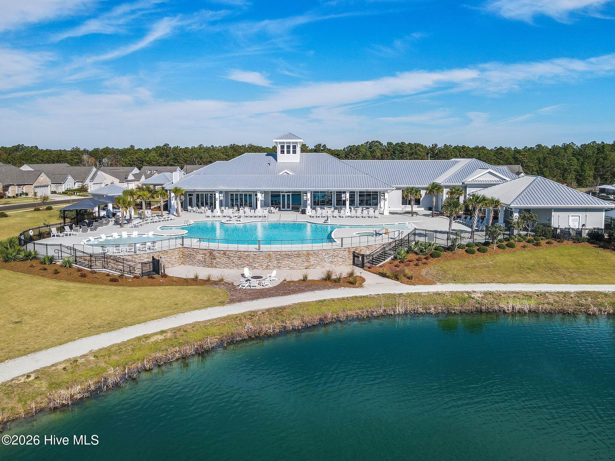 100560381 | Photo 32