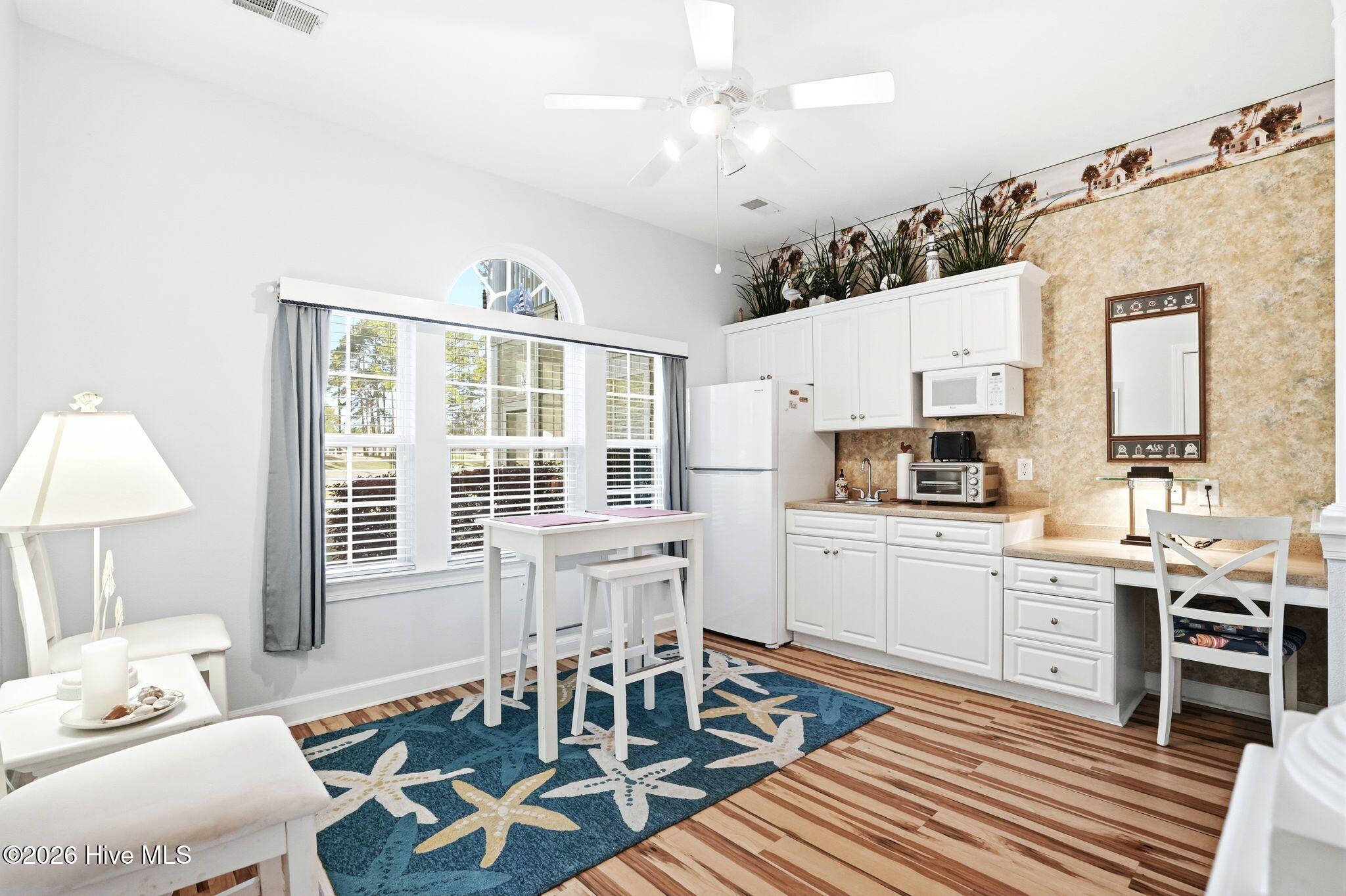 100565288 | Photo 14