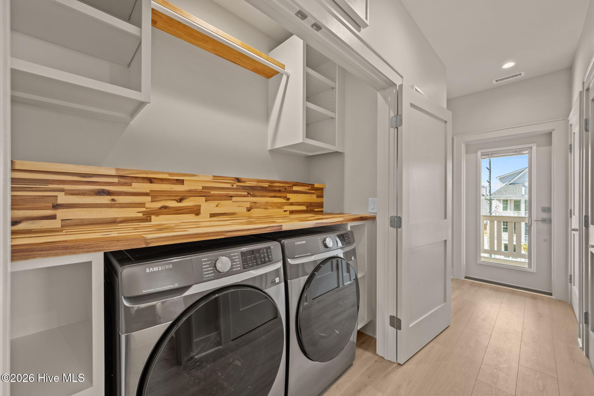 100552191 | Photo 86