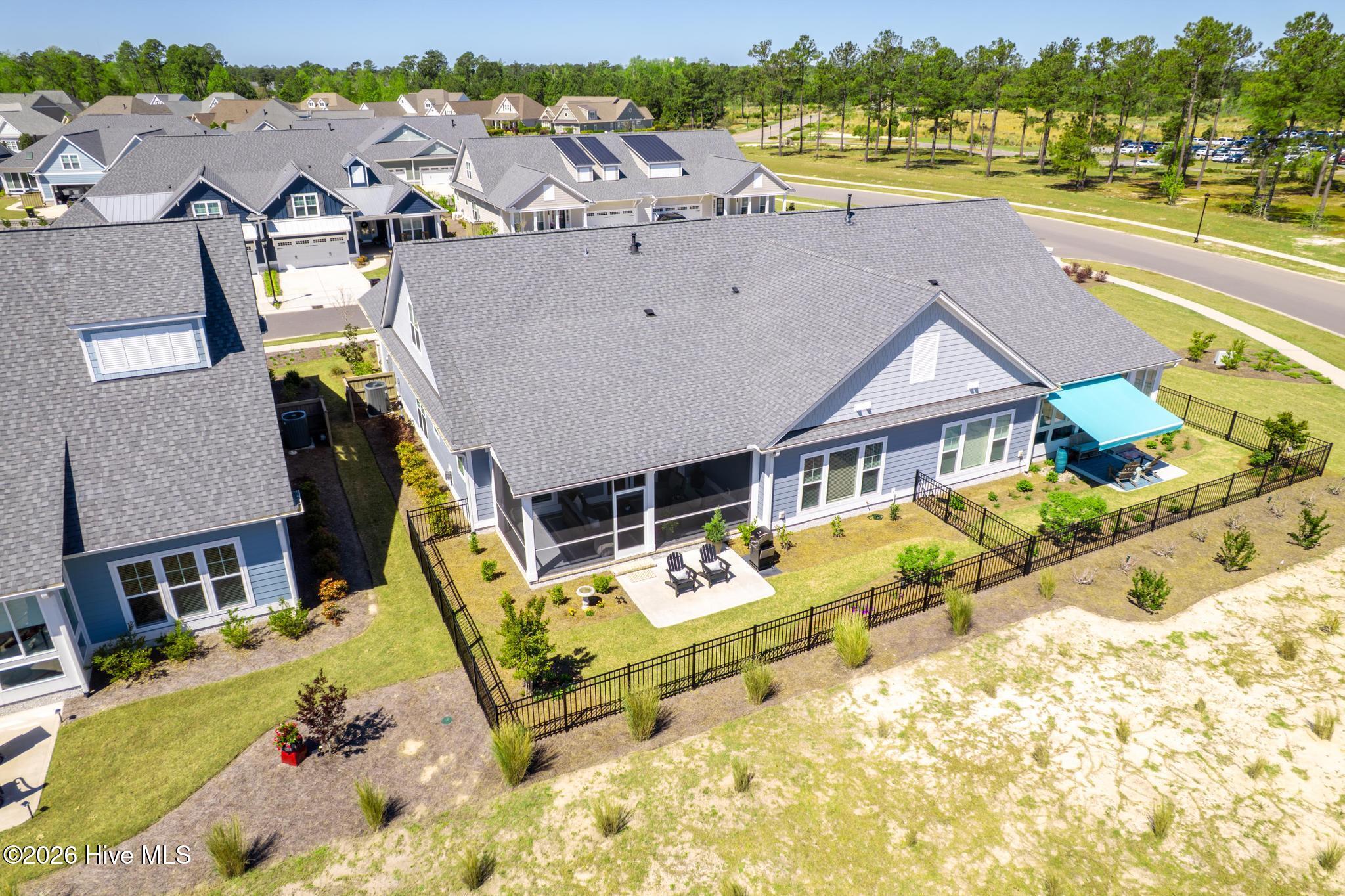 100567650 | Photo 43