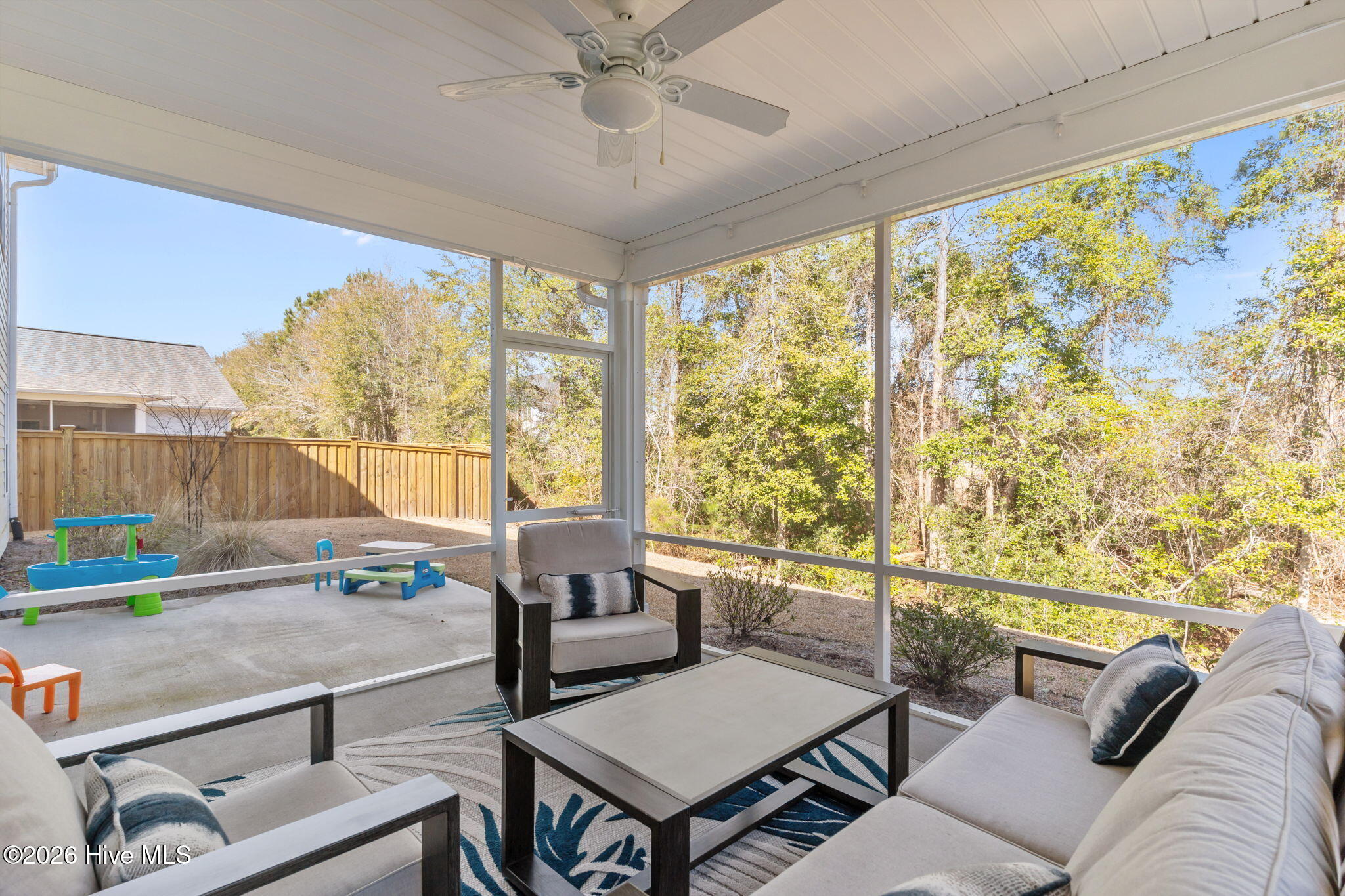 100555424 | Photo 44