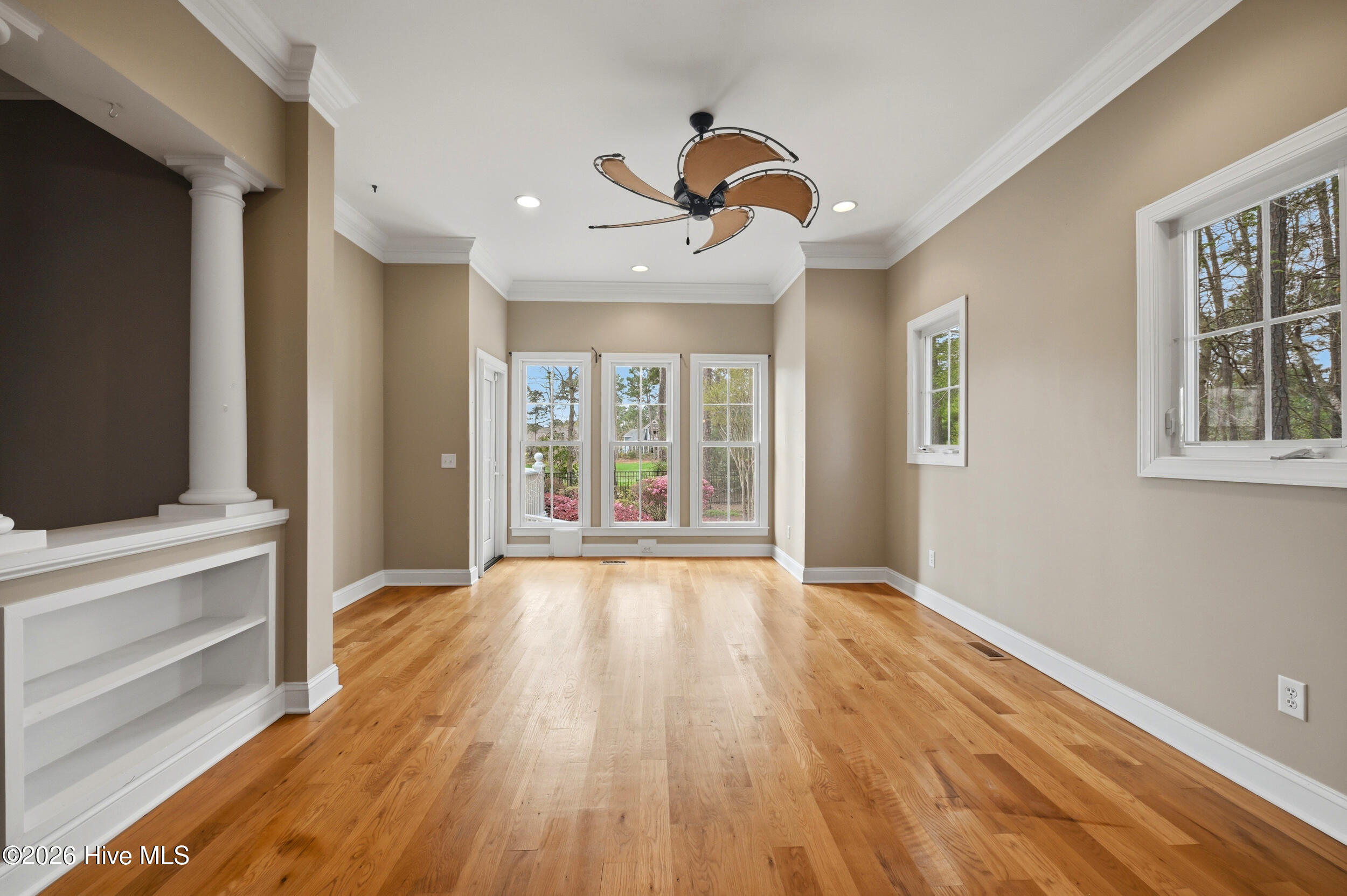 100566380 | Photo 20