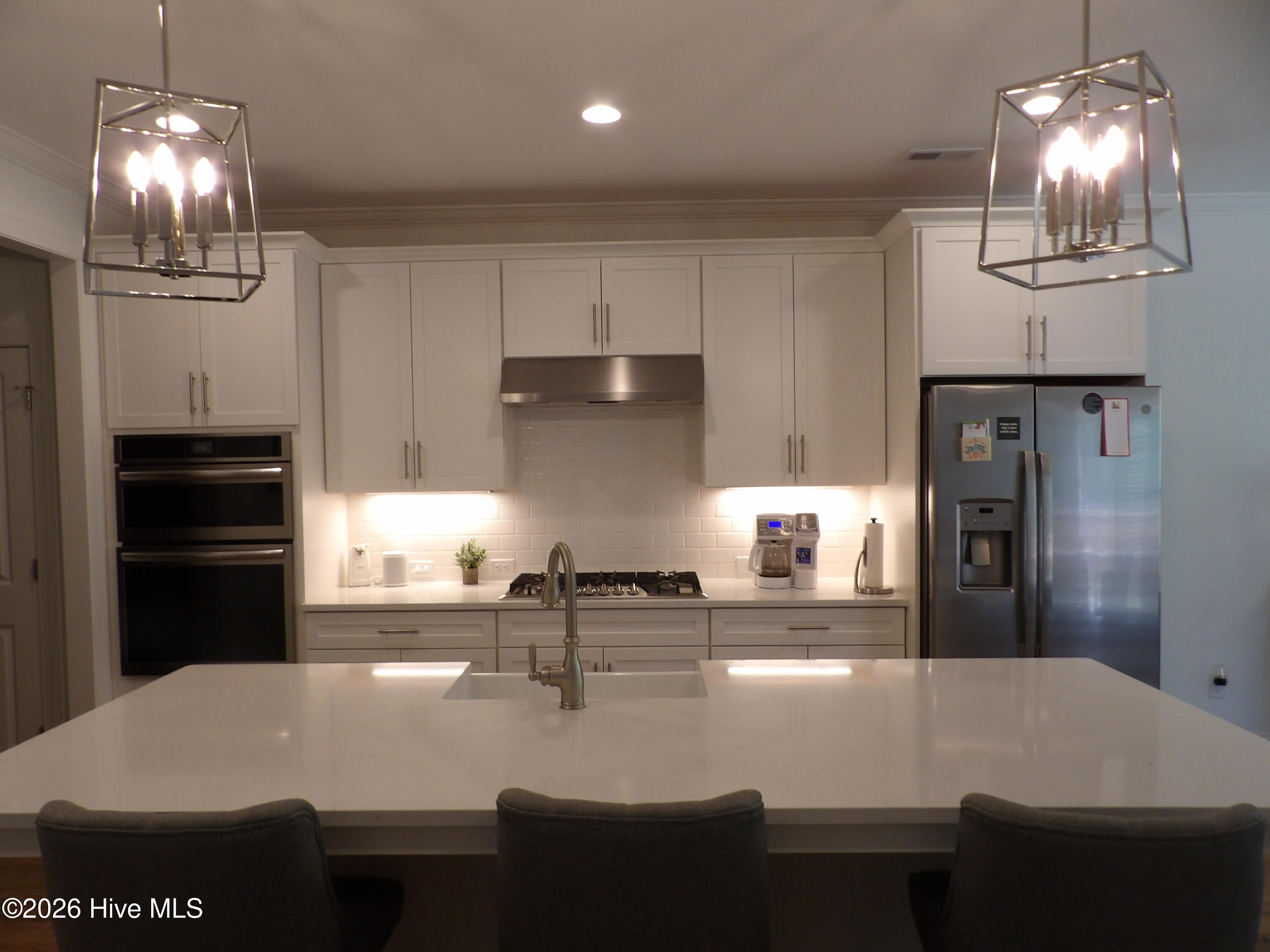 100561891 | Photo 18