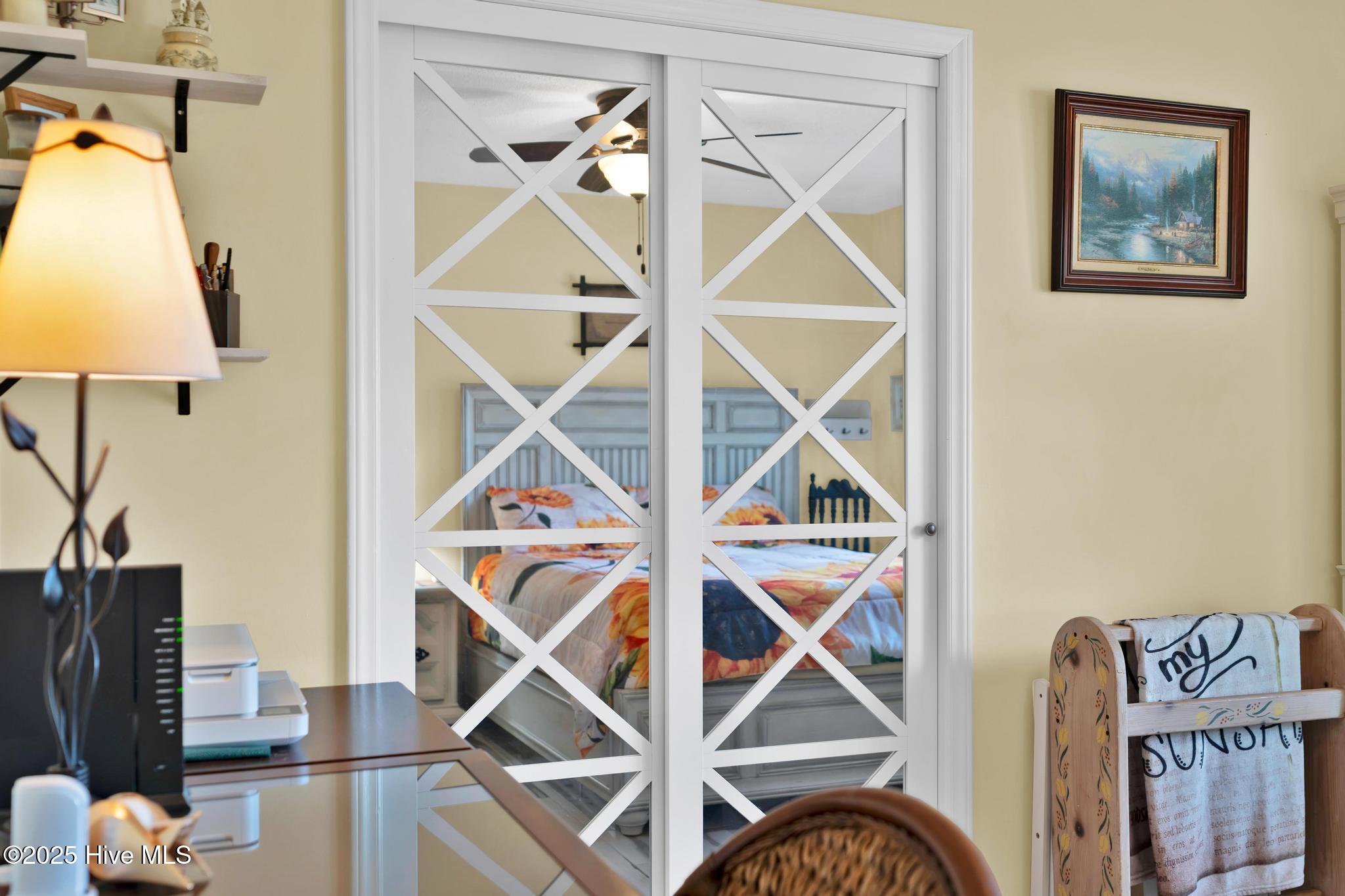 100540087 | Photo 28