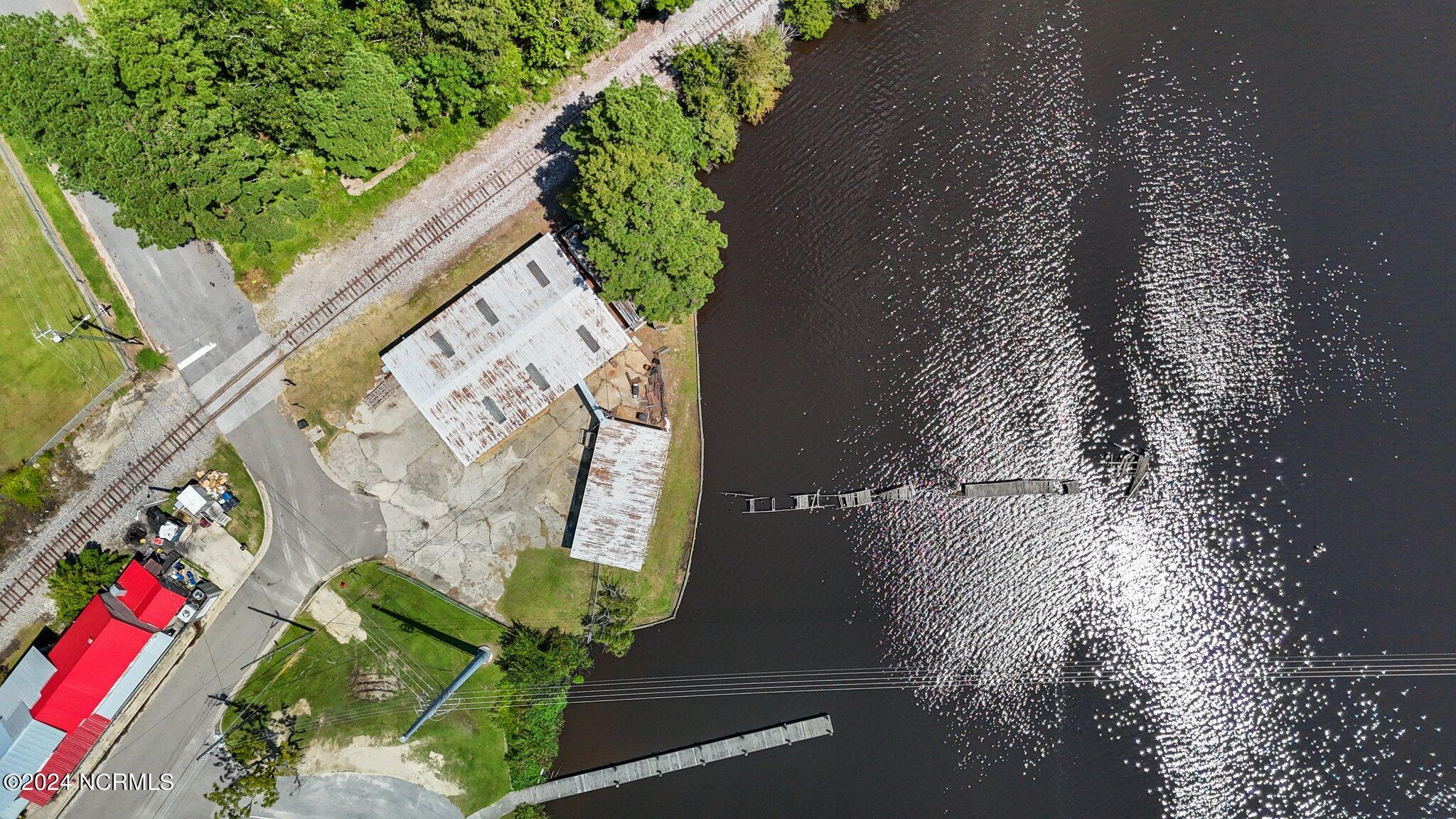 1054 E Main Street, Washington, NC, 27889