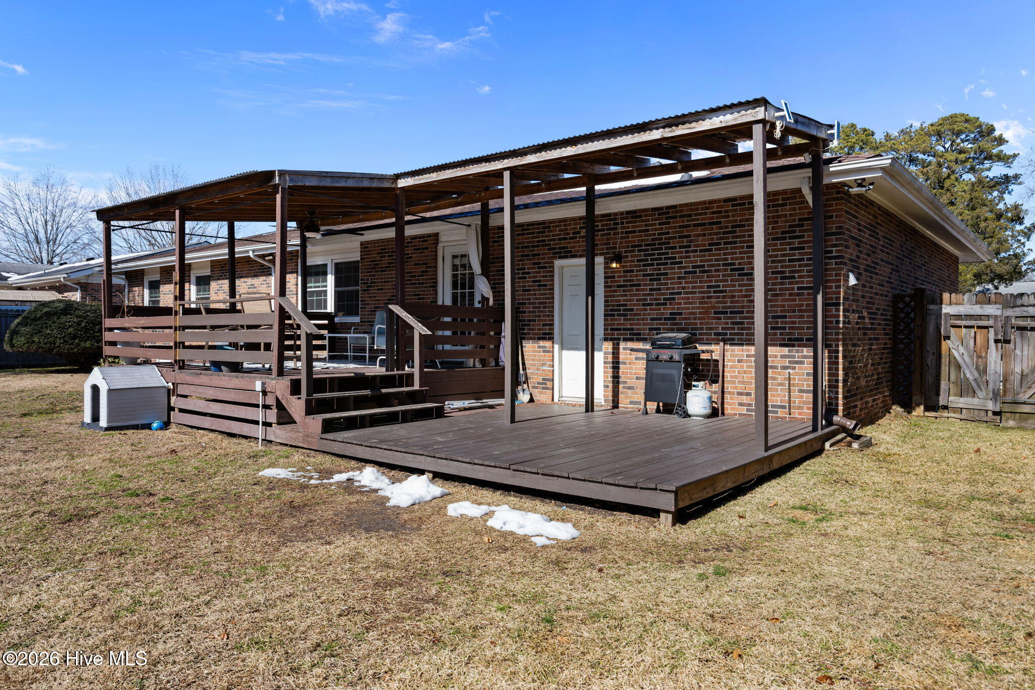 100553849 | Photo 33