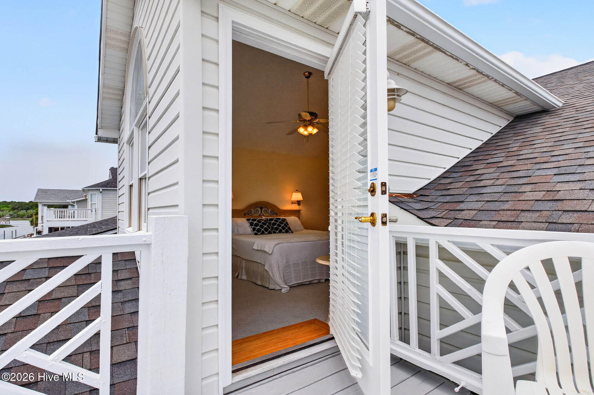 100570658 | Photo 48