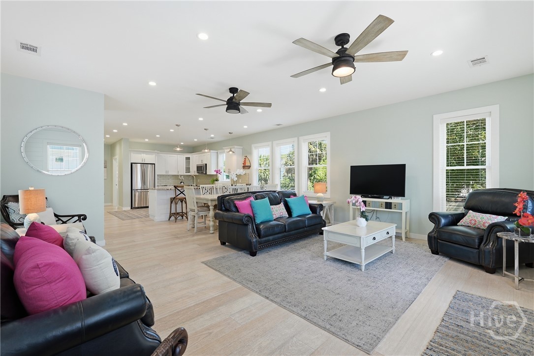 10 13th Place, Tybee Island, GA 31328 Listing Photo  4