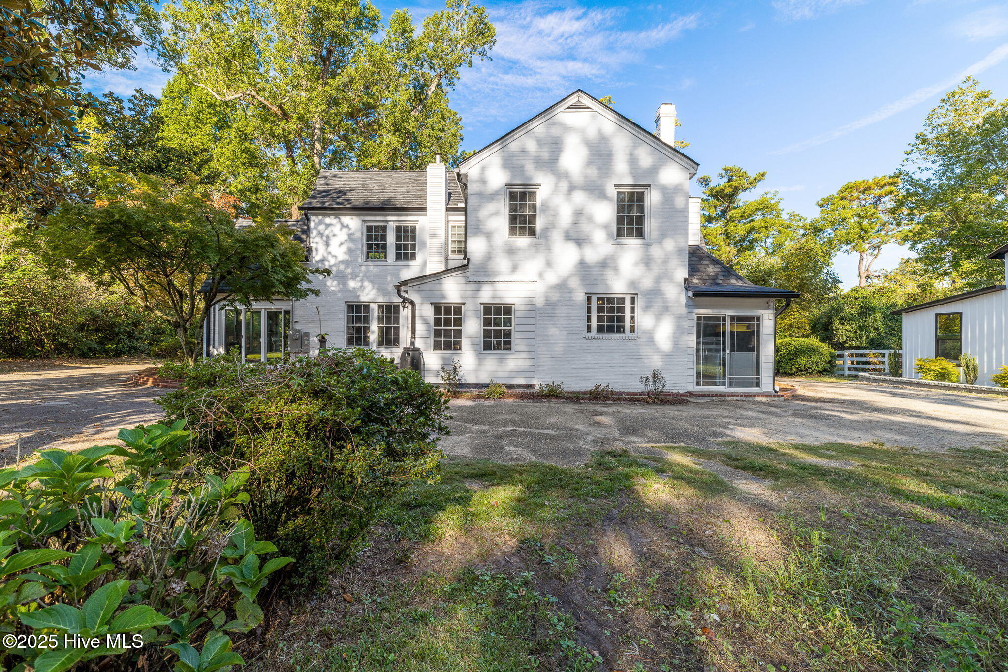 100533679 | Photo 56