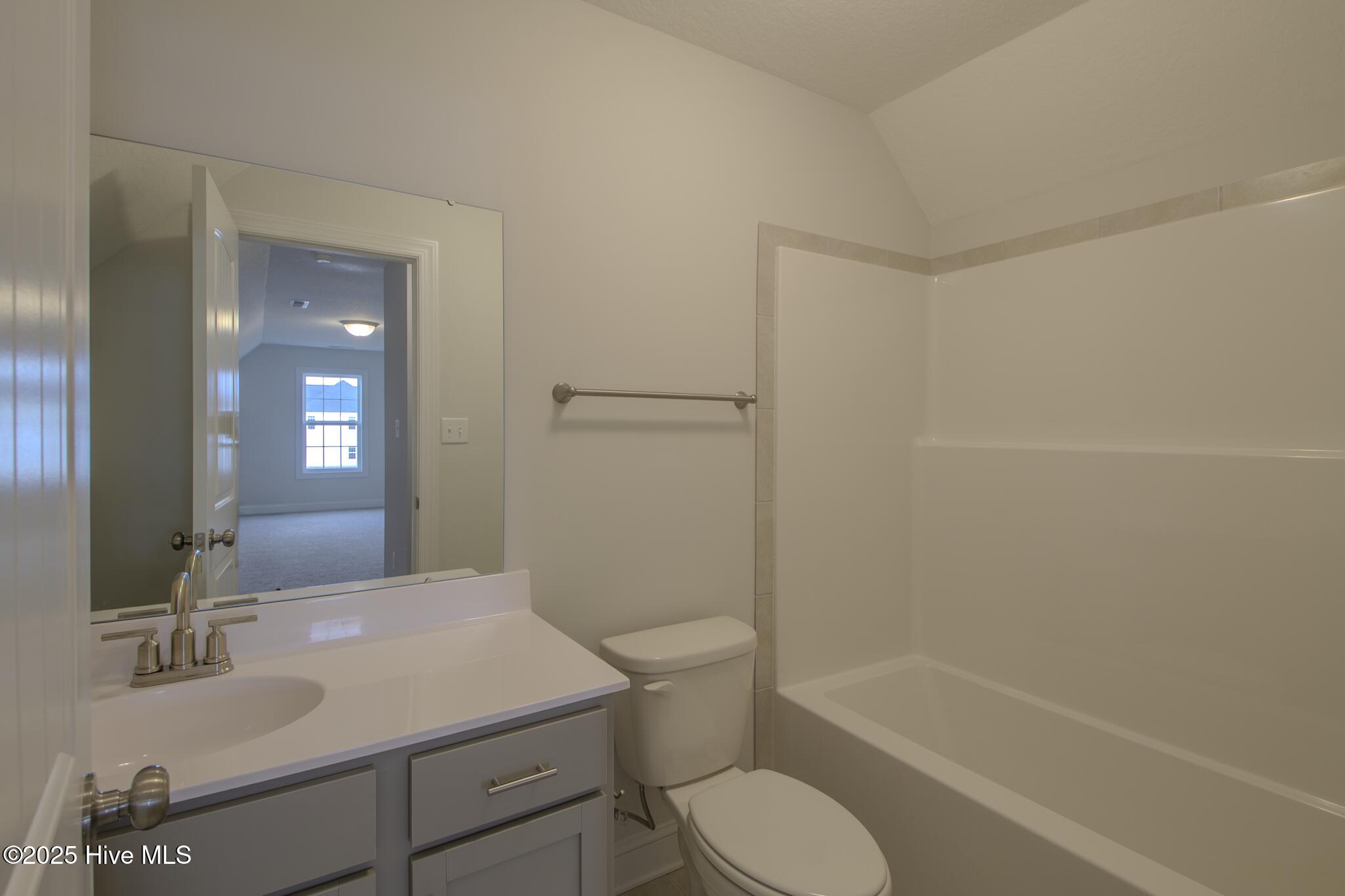 100518948 | Photo 26