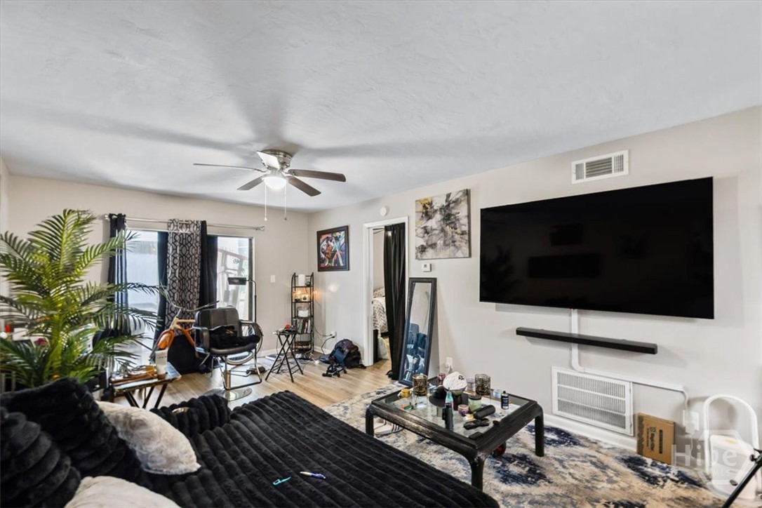 Living Room 4
