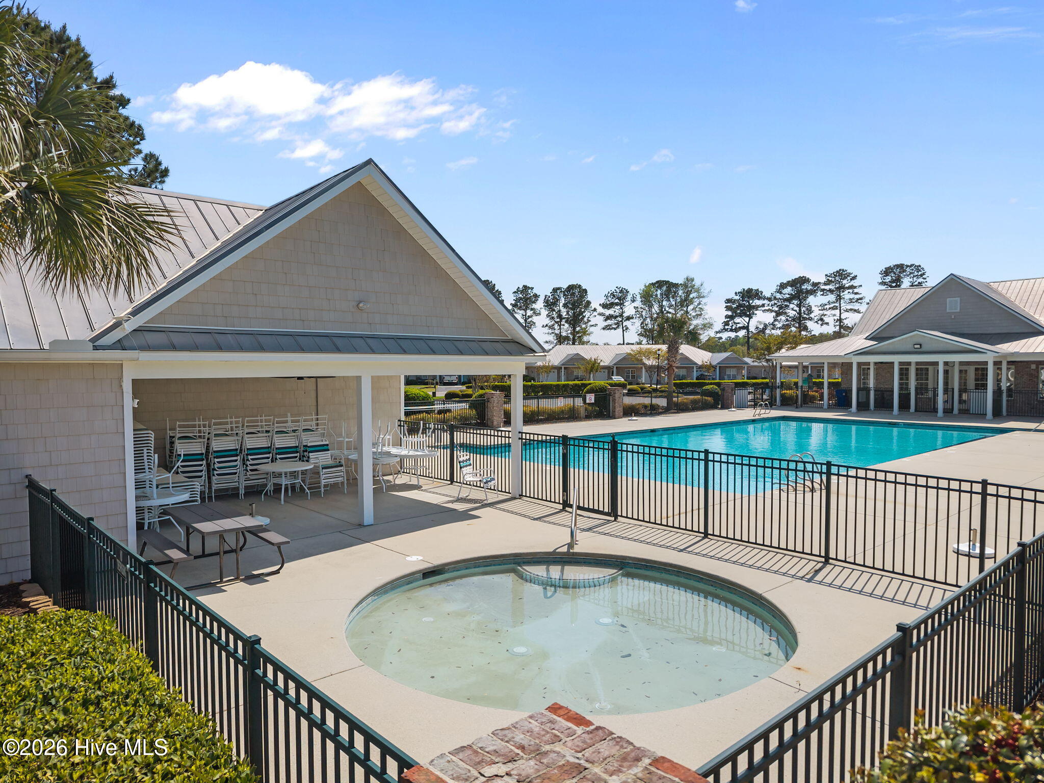 100569806 | Photo 41