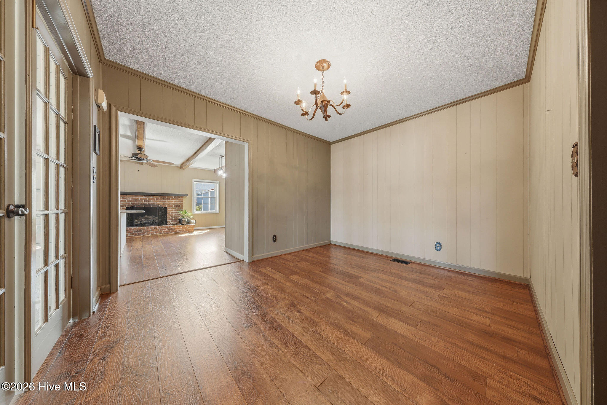 100557788 | Photo 12