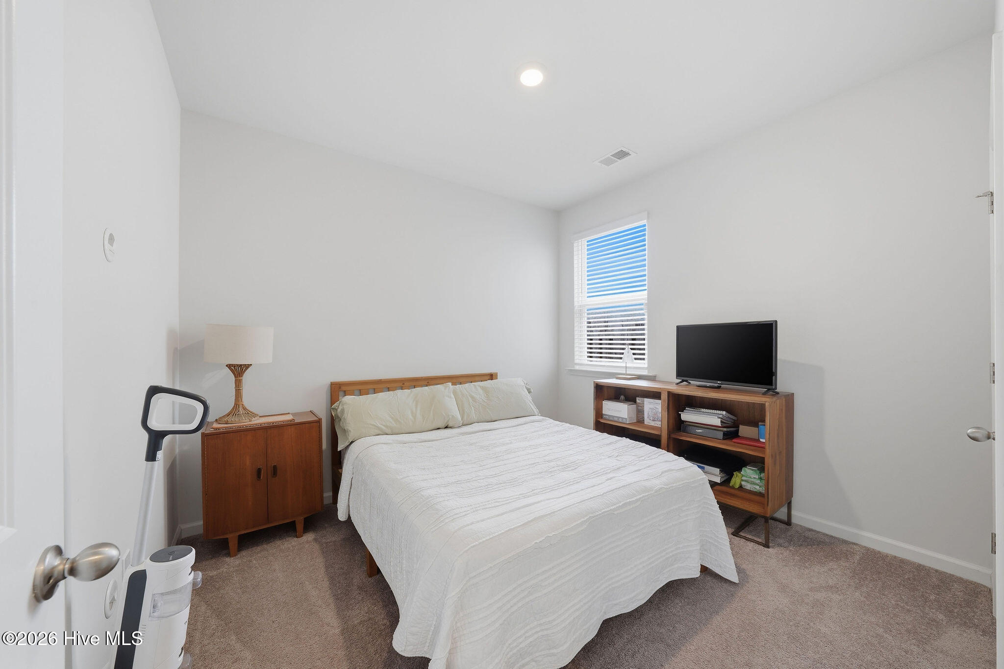 100560678 | Photo 18