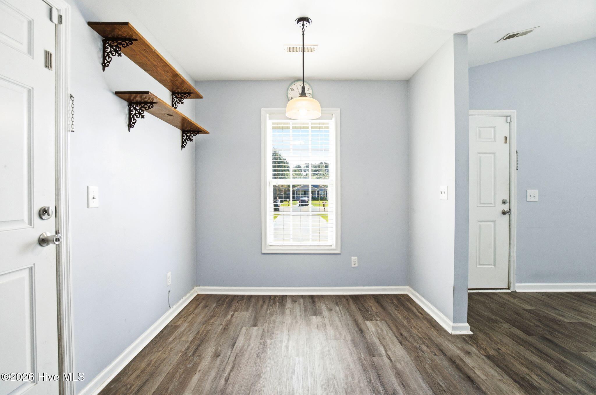 100567407 | Photo 18