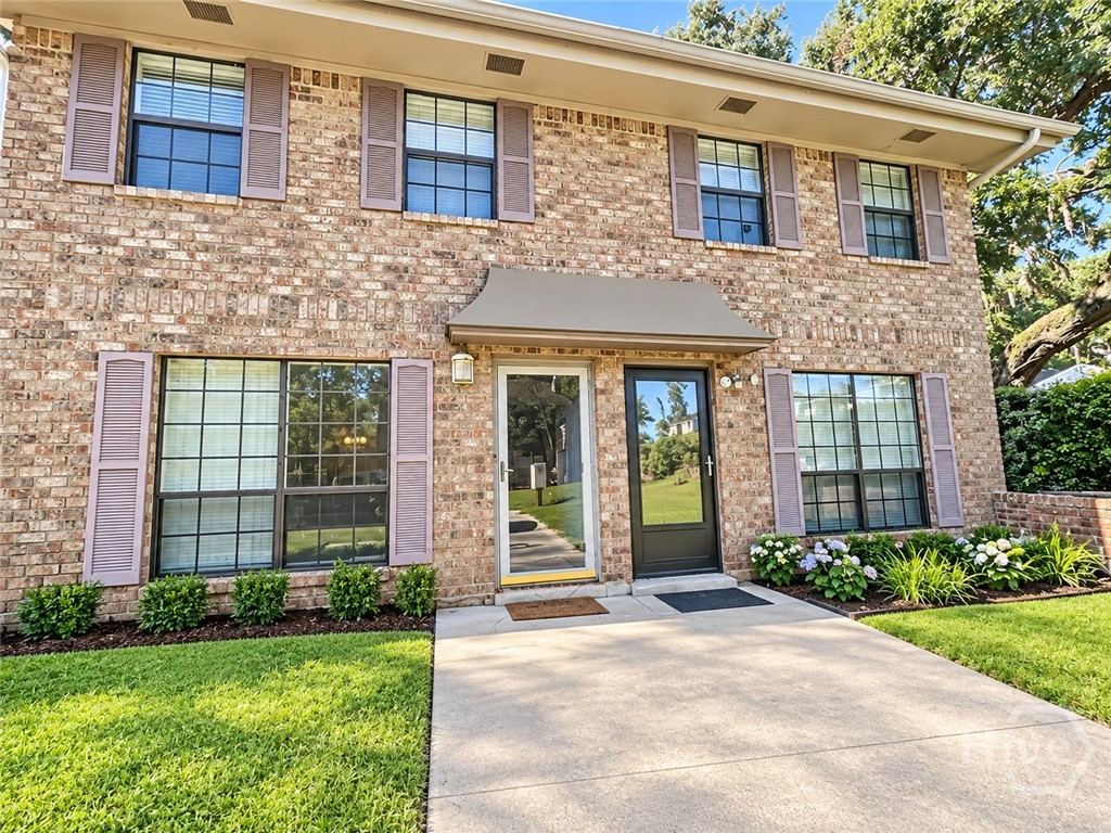 2220 Victory, Savannah, Georgia, 2 Bedroom Bedrooms, 0 ,2 BathroomBathrooms,Townhouse,For sale,Victory,SA364710 2220 Victory, Savannah, Georgia, 2 Bedroom Bedrooms, 0 ,2 BathroomBathrooms,Townhouse,For sale,Victory,SA364710
